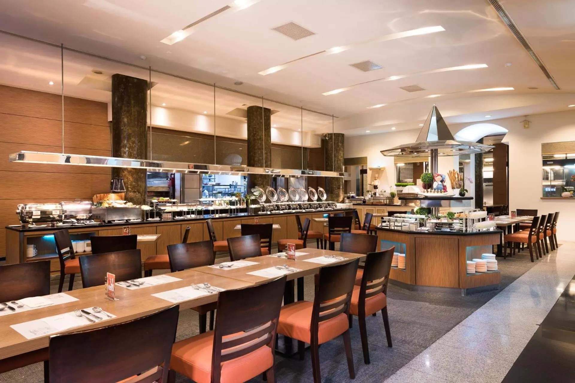 Restaurant/places to eat in Hotel Tainan