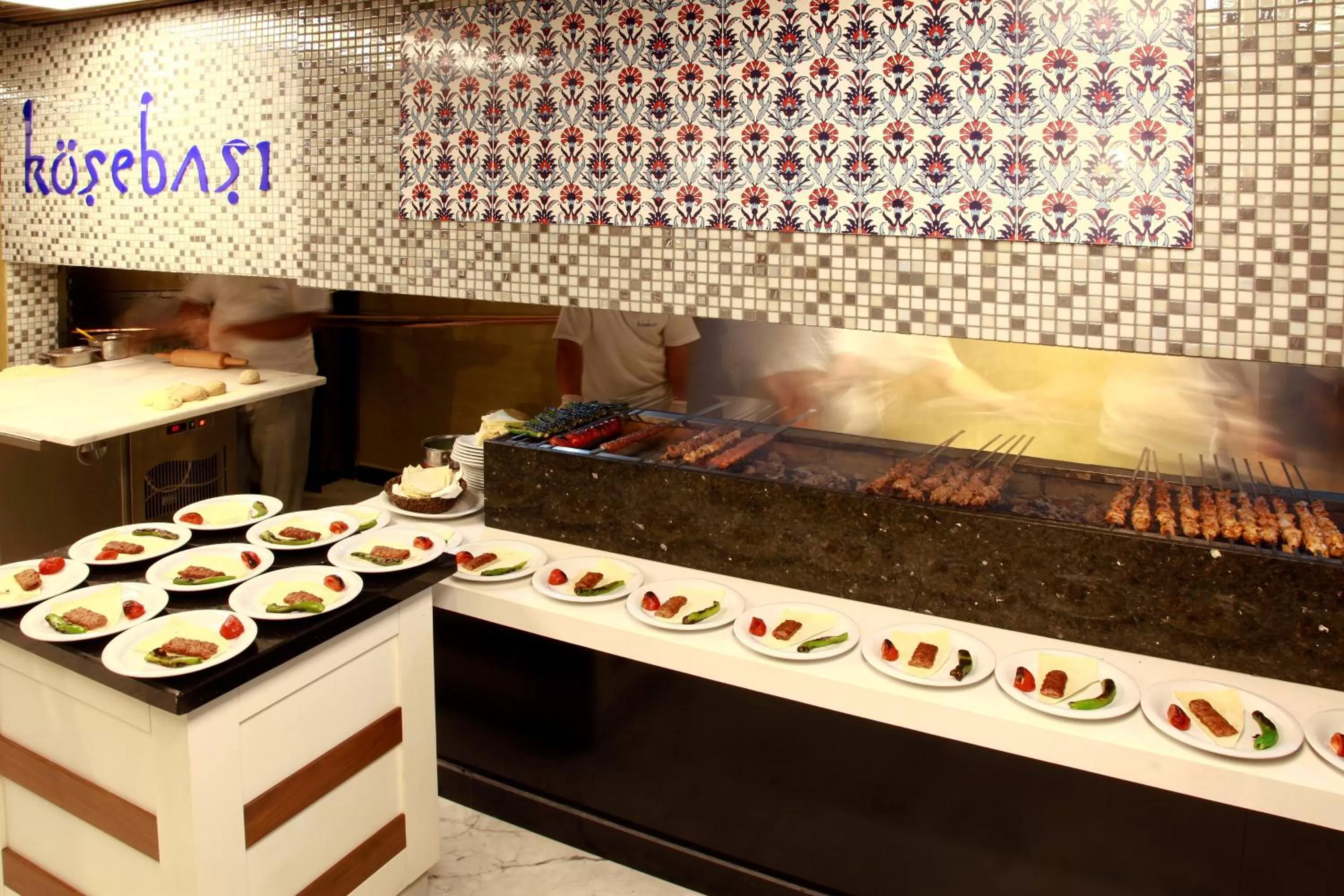 Restaurant/places to eat in Darkhill Hotel