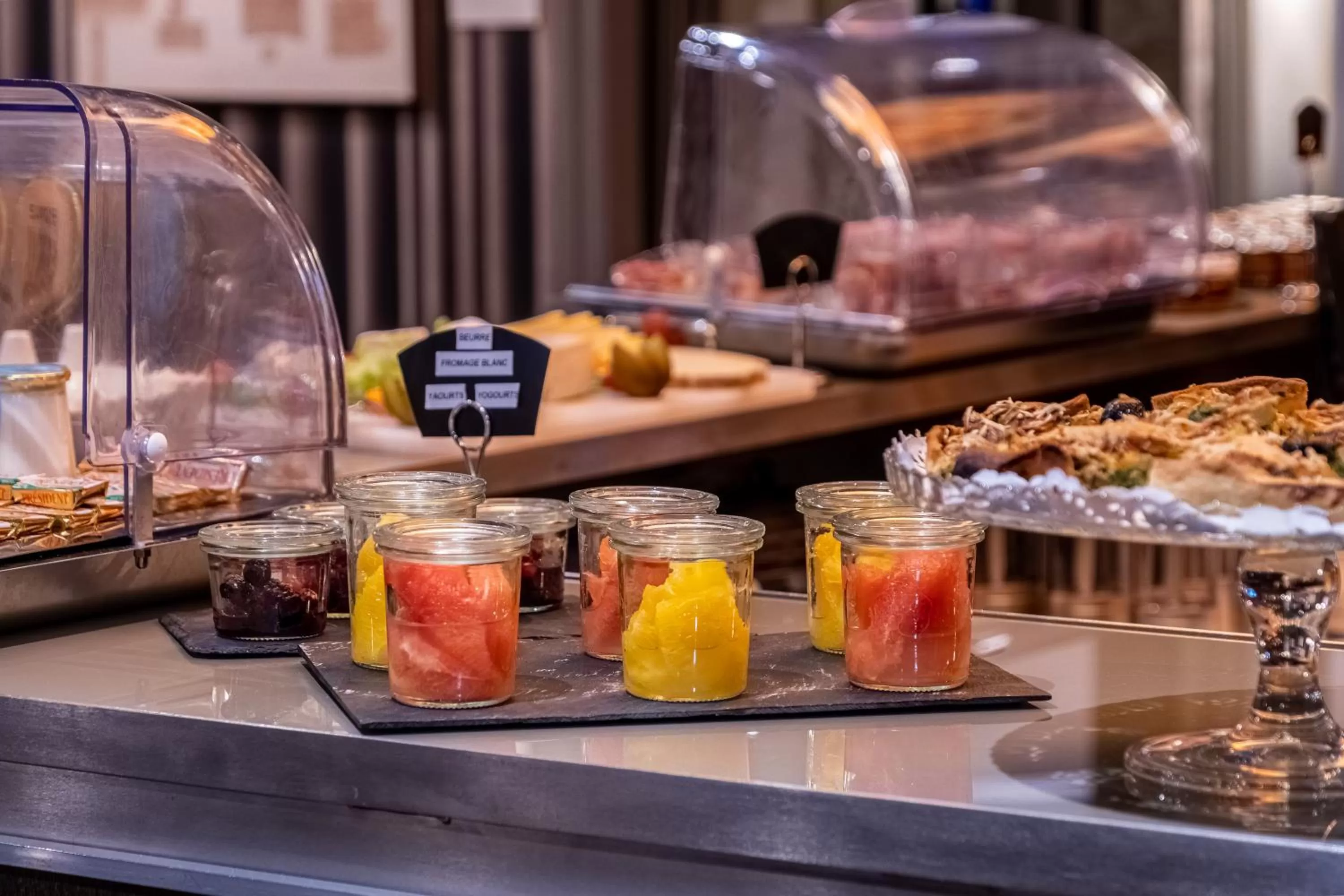 Breakfast in Hotel Litteraire Le Swann, BW Premier Collection