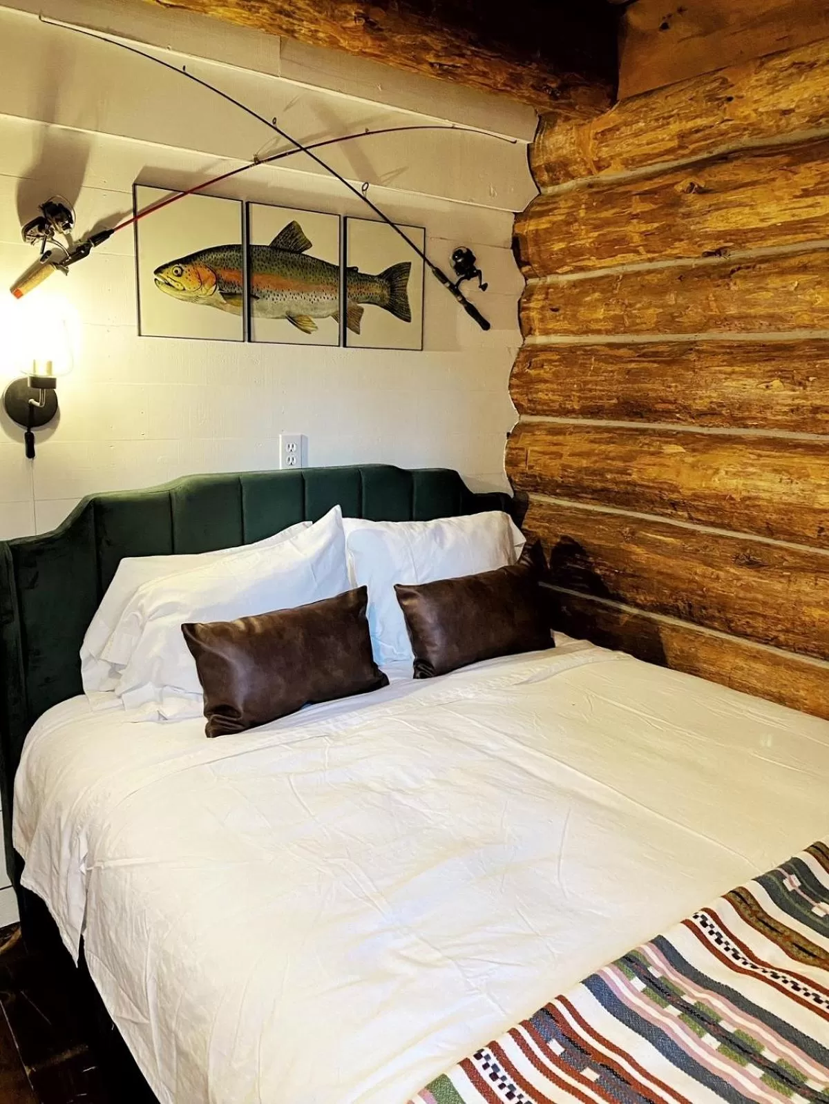Bed in Drummond Island Resort
