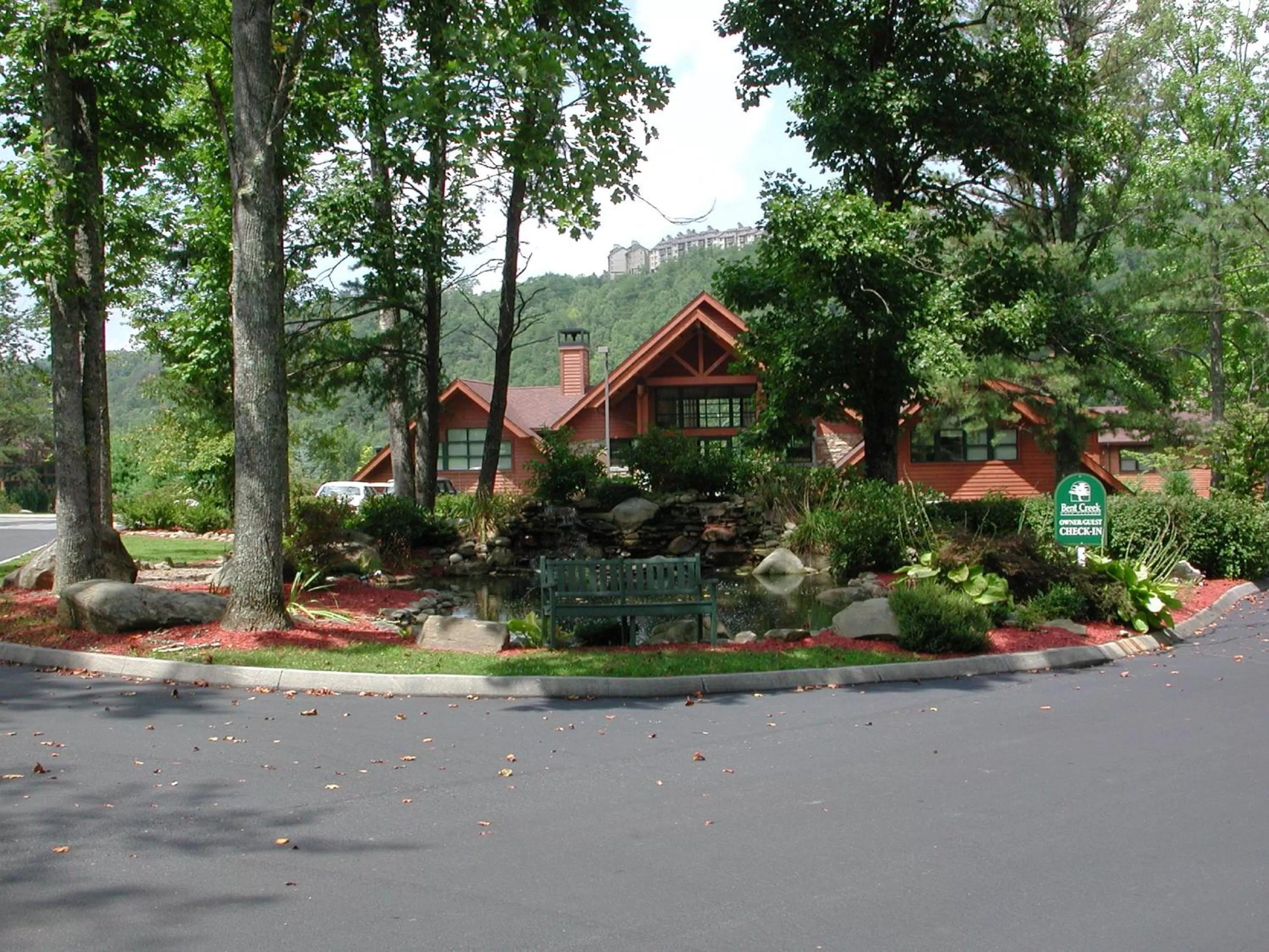 Property building in Hilton Vacation Club Bent Creek Golf Village Gatlinburg