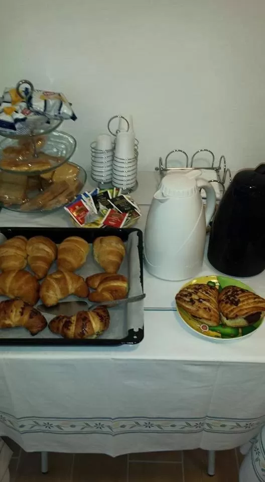 Breakfast in Bed & Breakfast Travellers