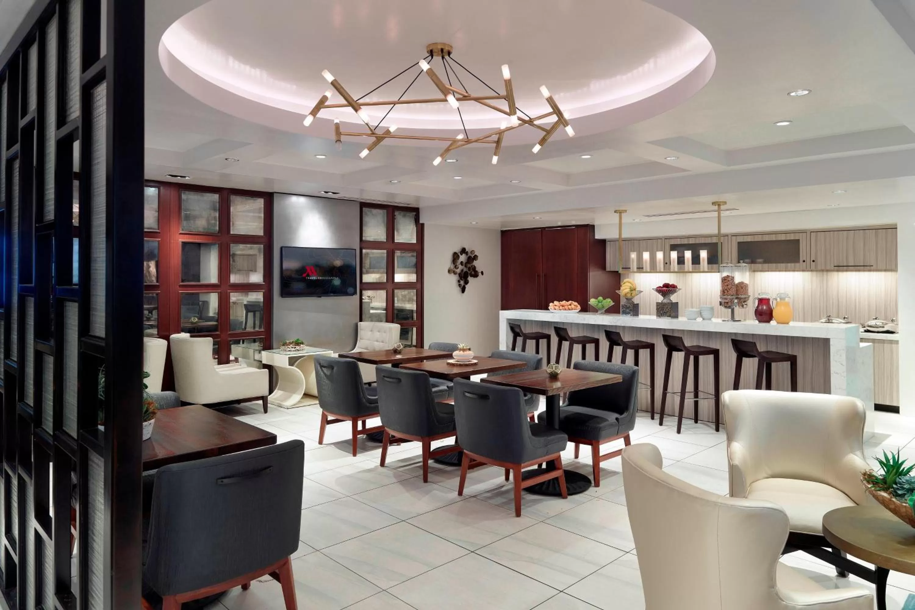 Lounge or bar in New Orleans Marriott Metairie At Lakeway