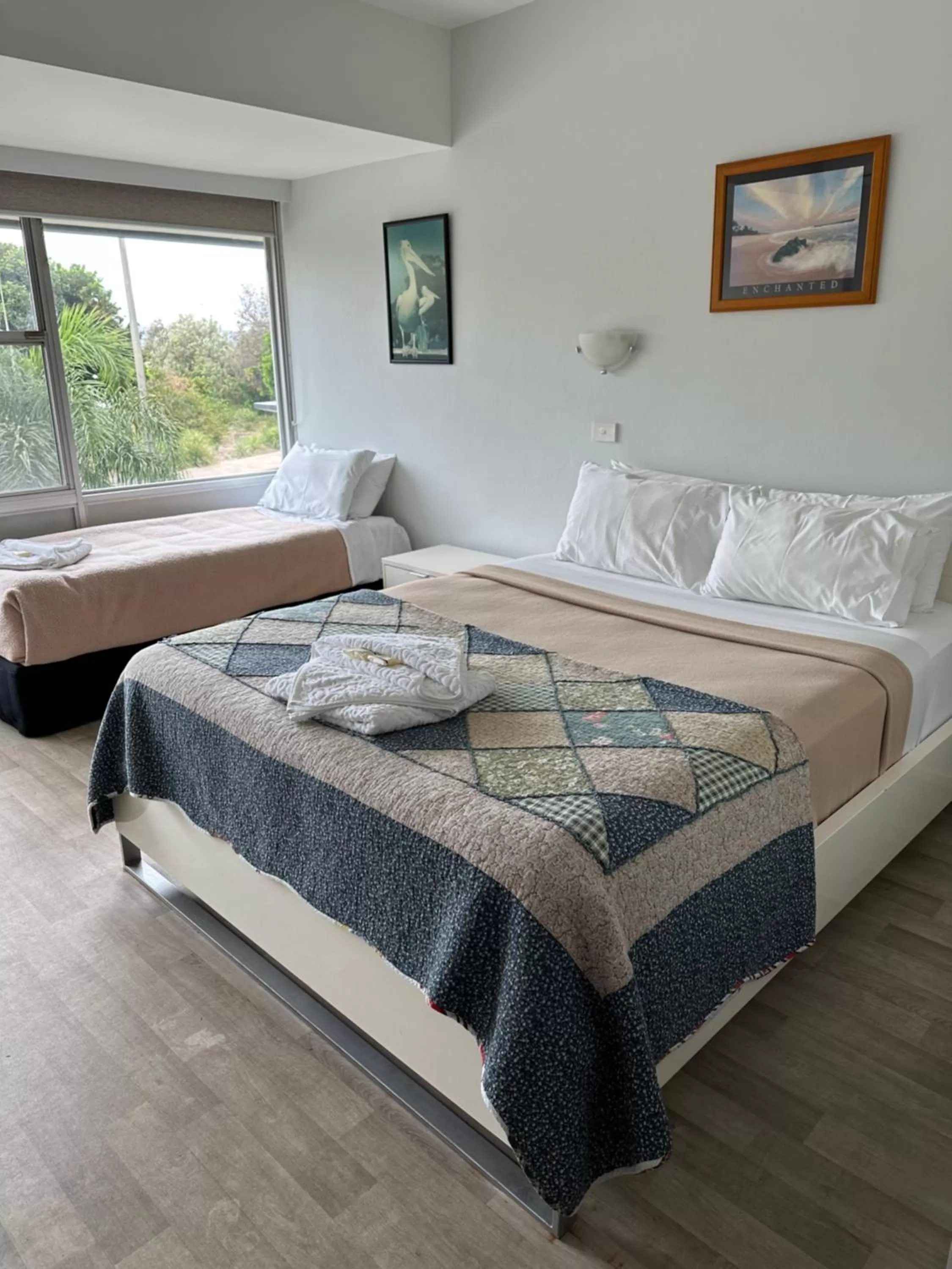 Twin Room with Partial Sea View in Ettalong Beach motel