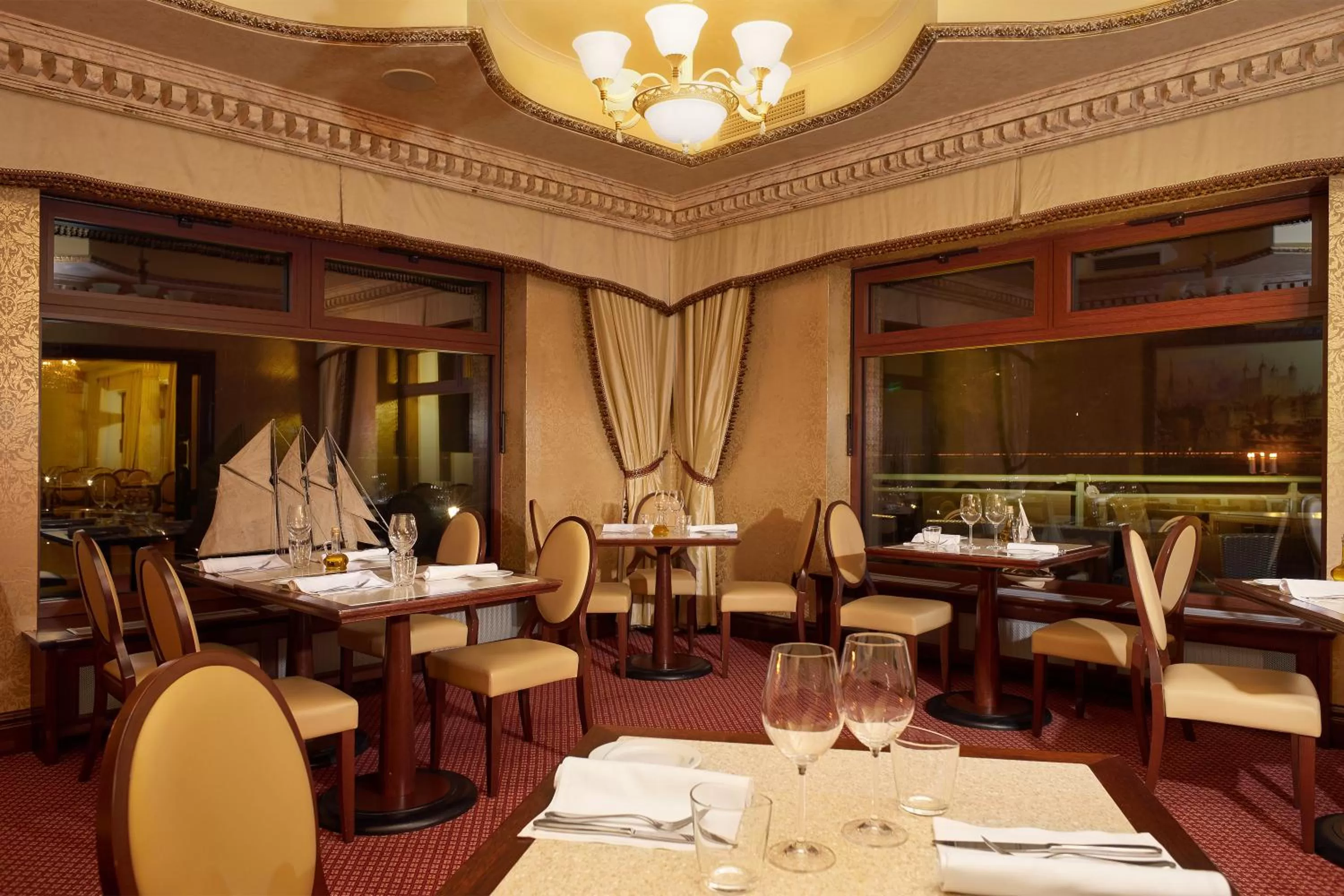 Restaurant/places to eat in Retro Riverside Wellness Resort