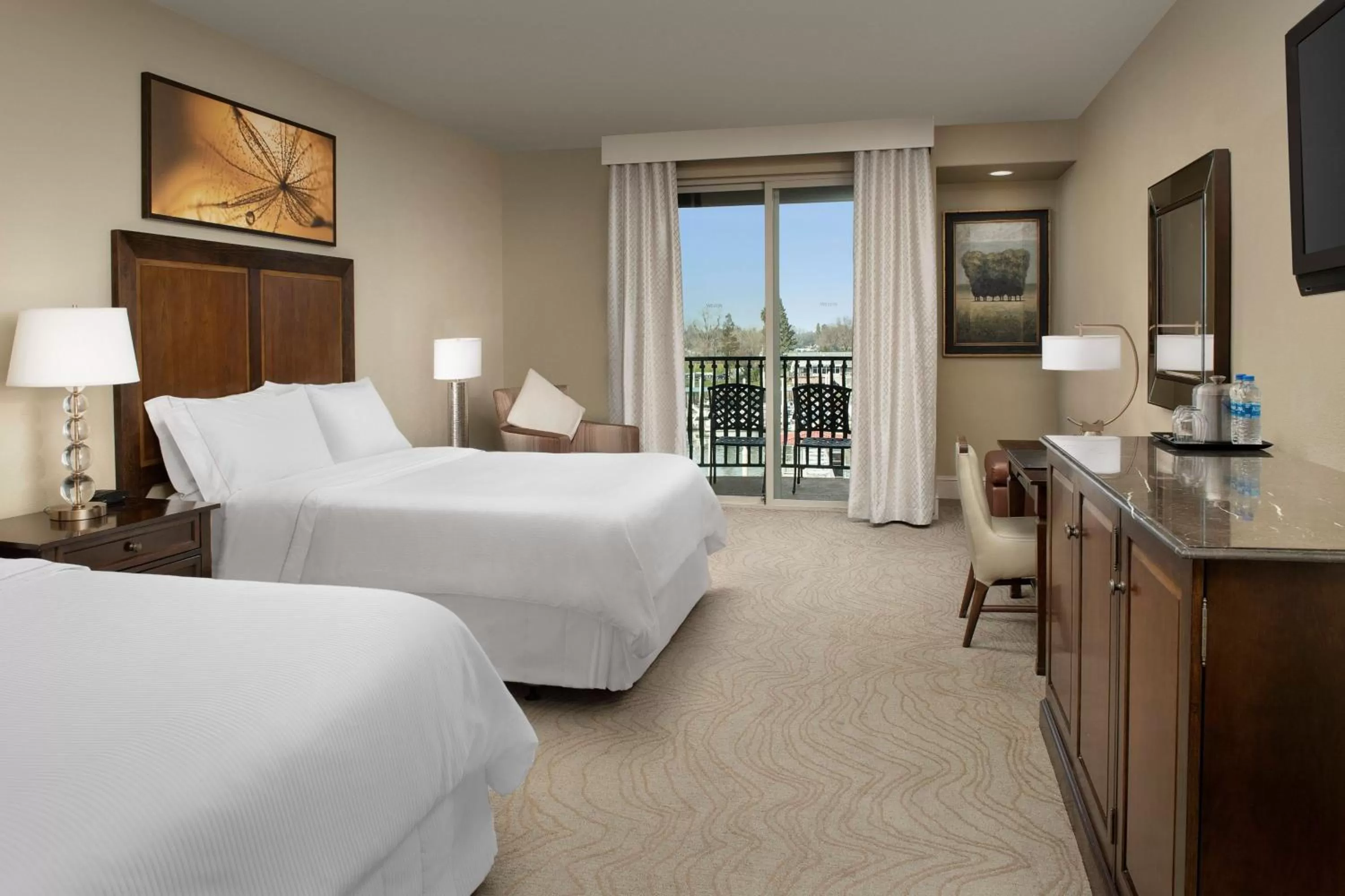 Larger Guest room, 2 Queen, River view, Balcony in The Westin Sacramento Riverfront Hotel & Spa