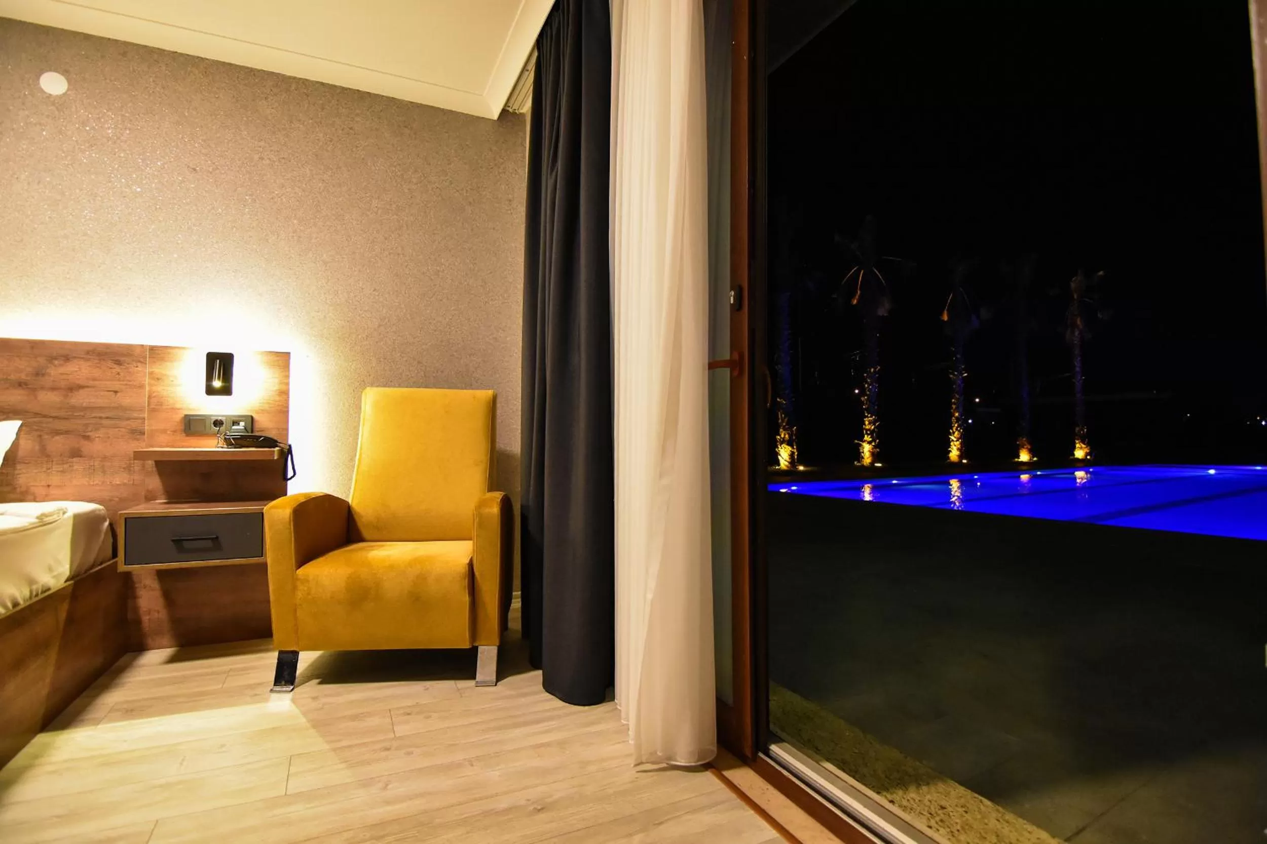 Pool view in Sandal Otel