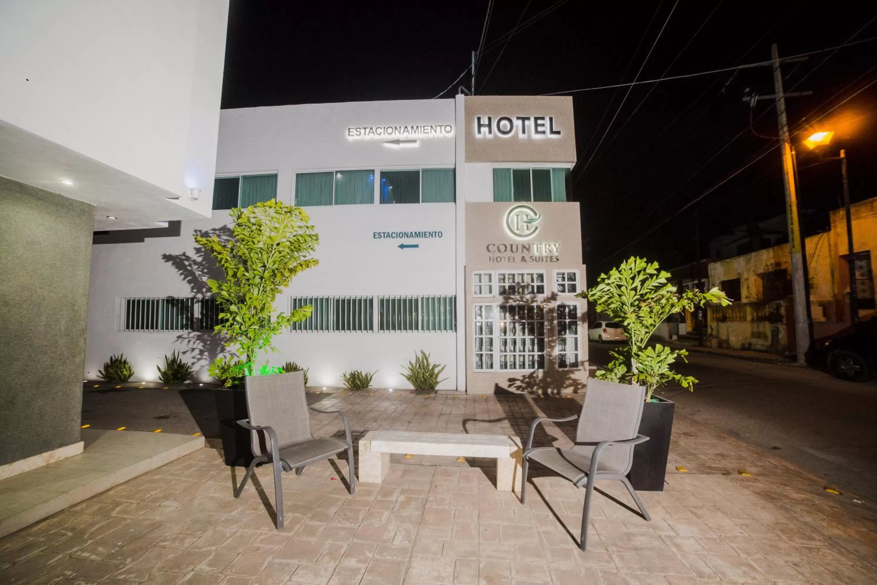 Hotel & Suites Country Valladolid