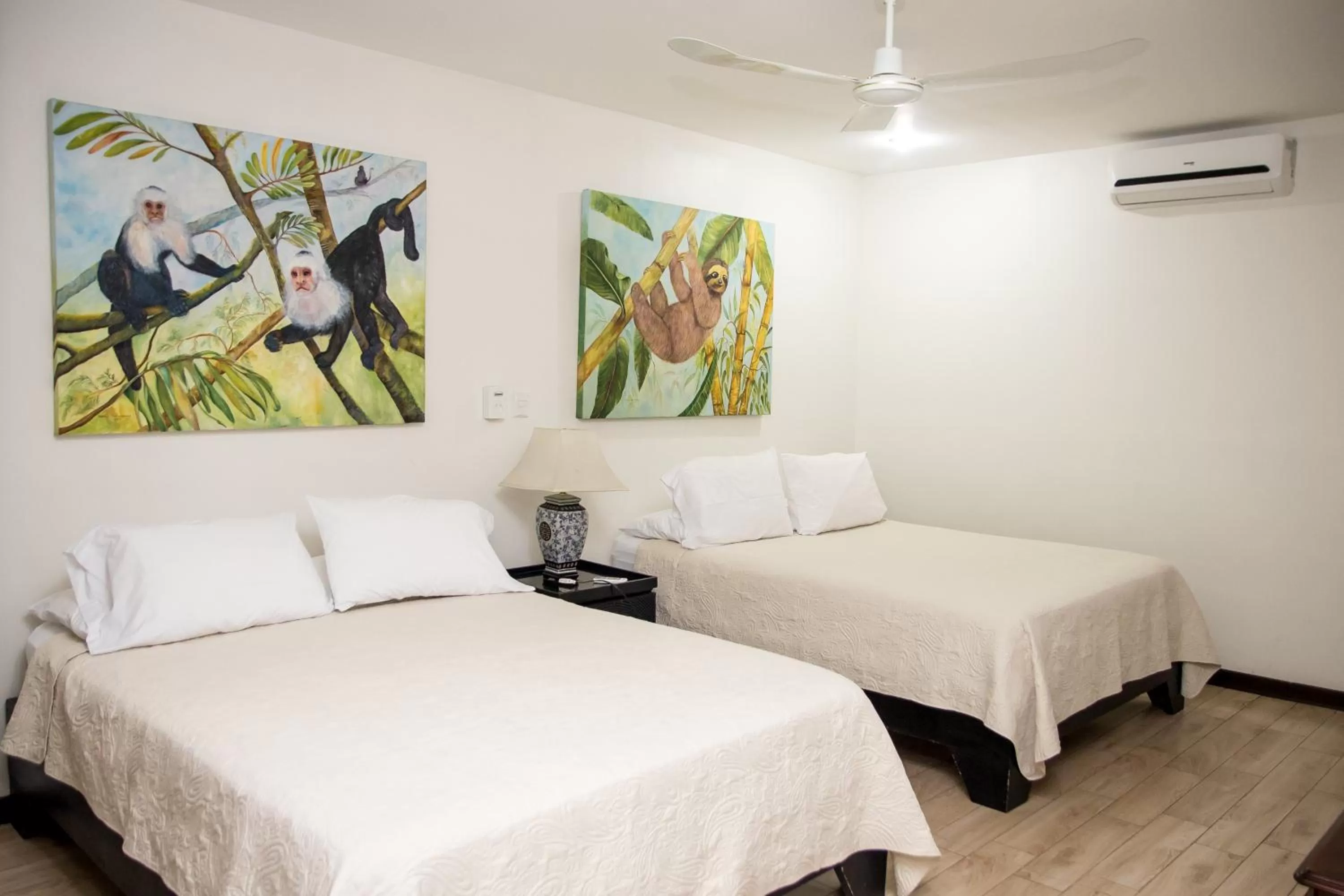 fireplace, Bed in Casa María Aeropuerto B&B