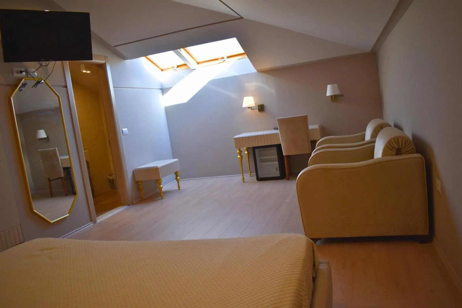 Shower, Bed in Hotel Rezidenca Desaret