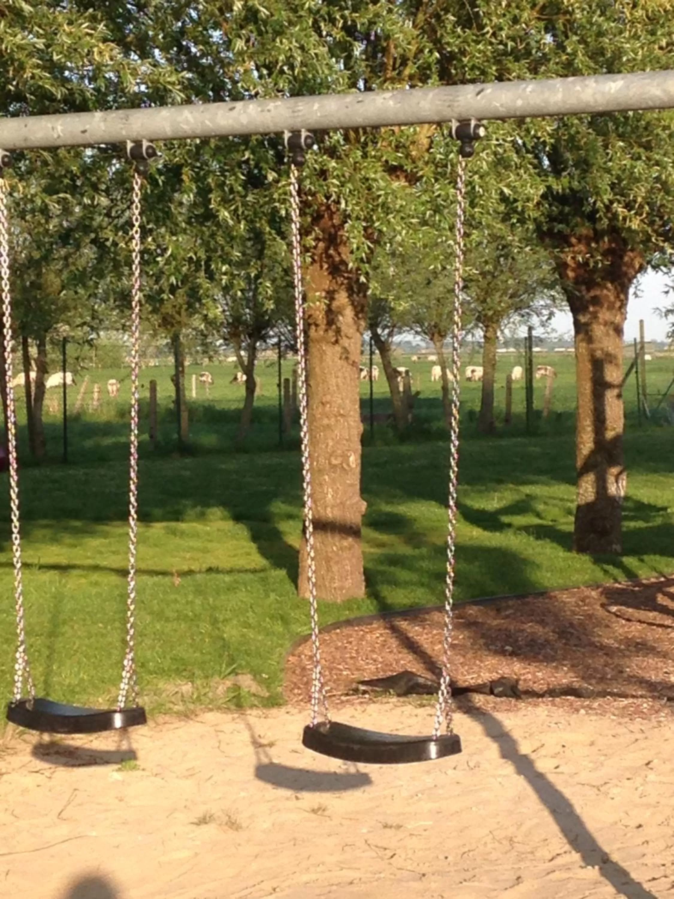 Children play ground in B&B 't Hemelbedje