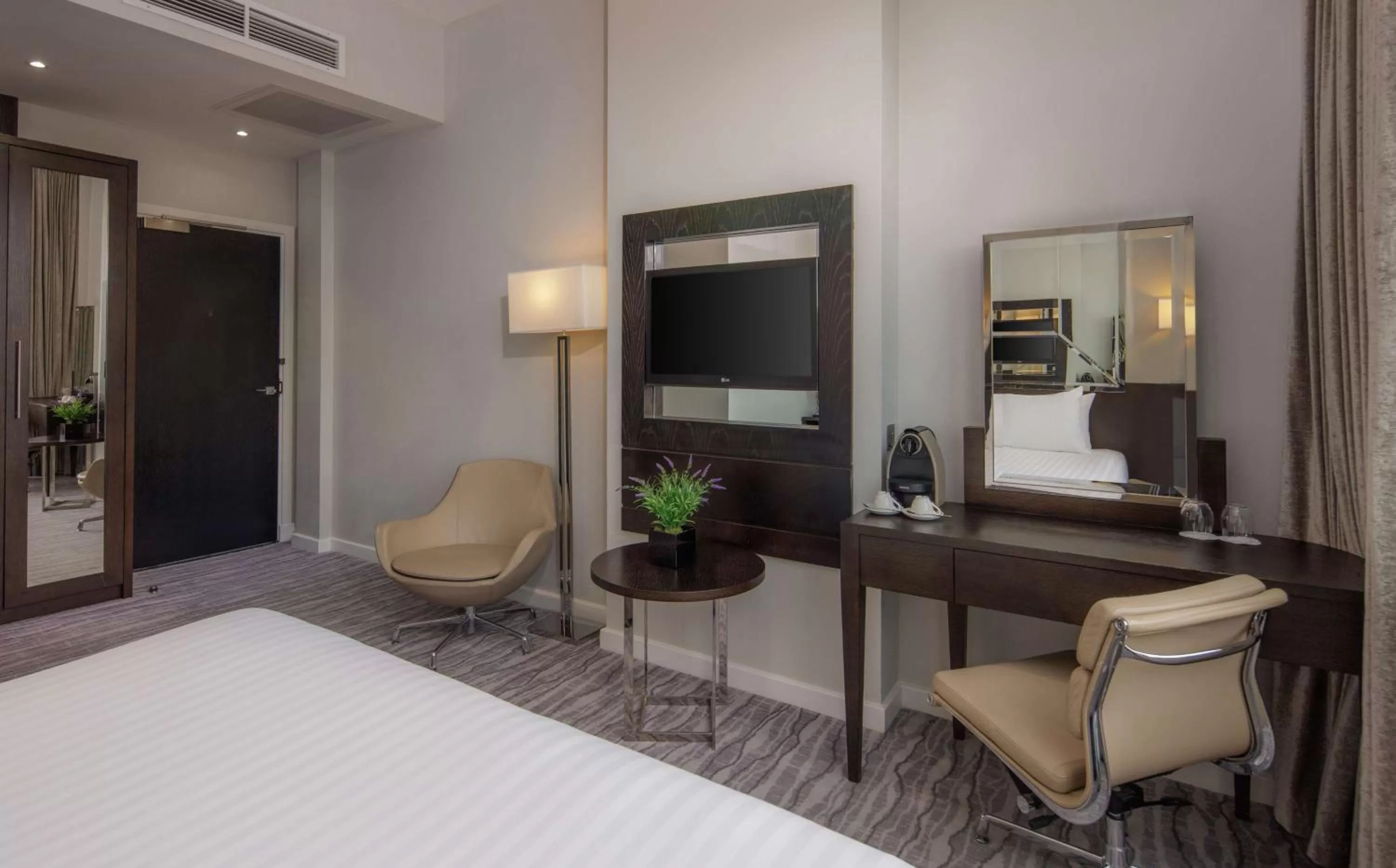 Bedroom, Bed in Doubletree By Hilton London - Greenwich
