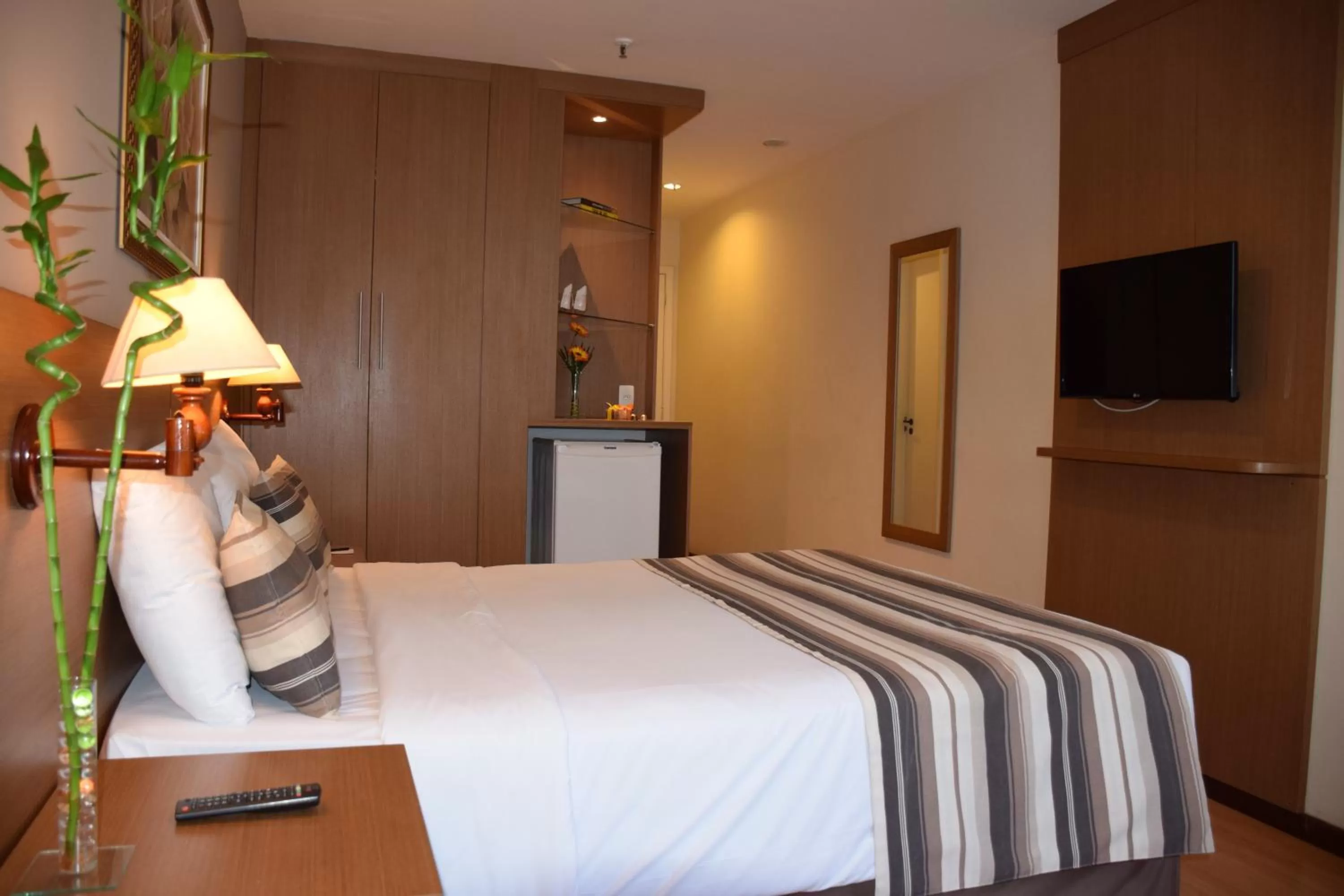 Bed in Augusto's Copacabana Hotel