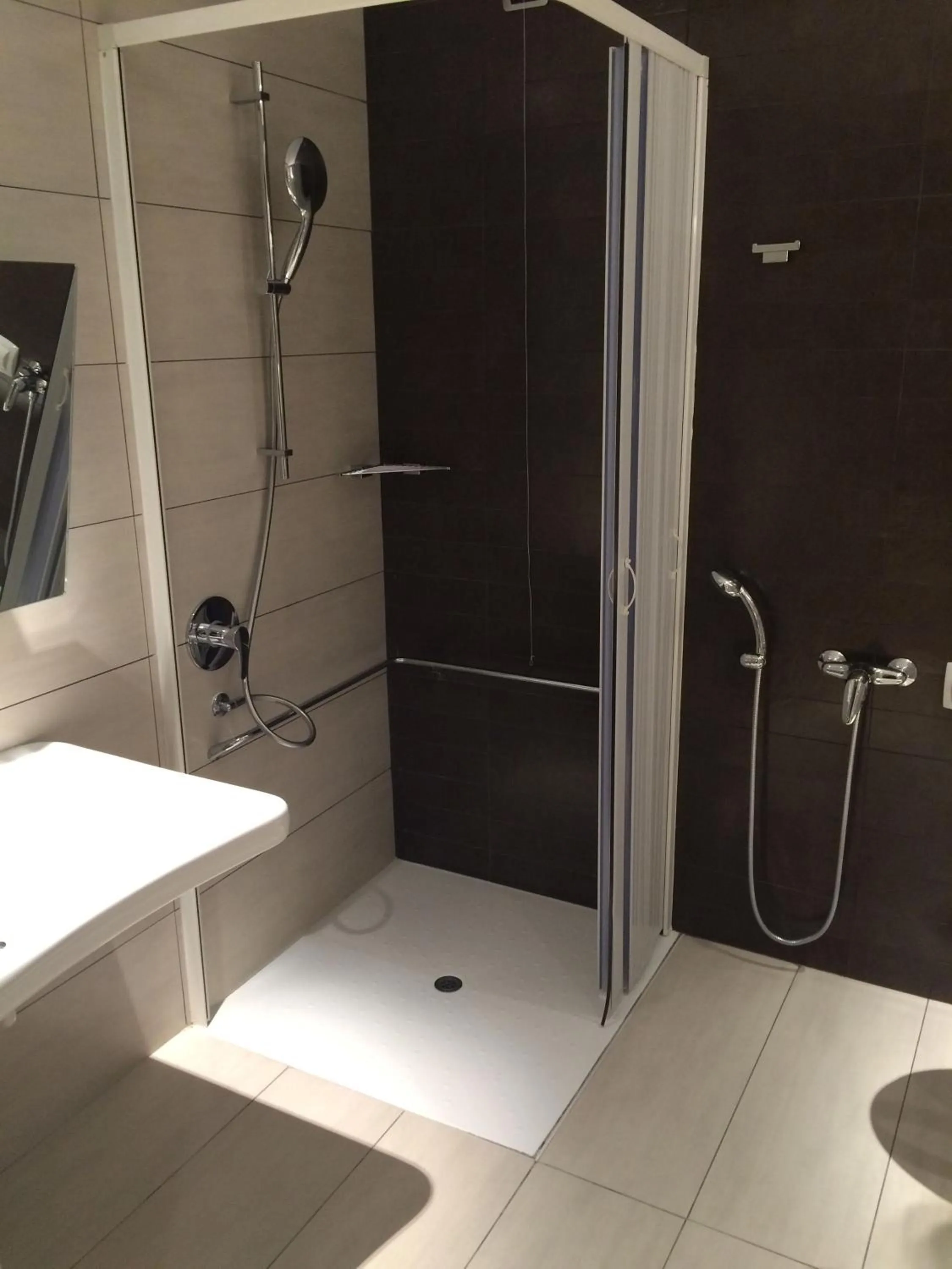 Bathroom in RMH MODENA DES ARTS