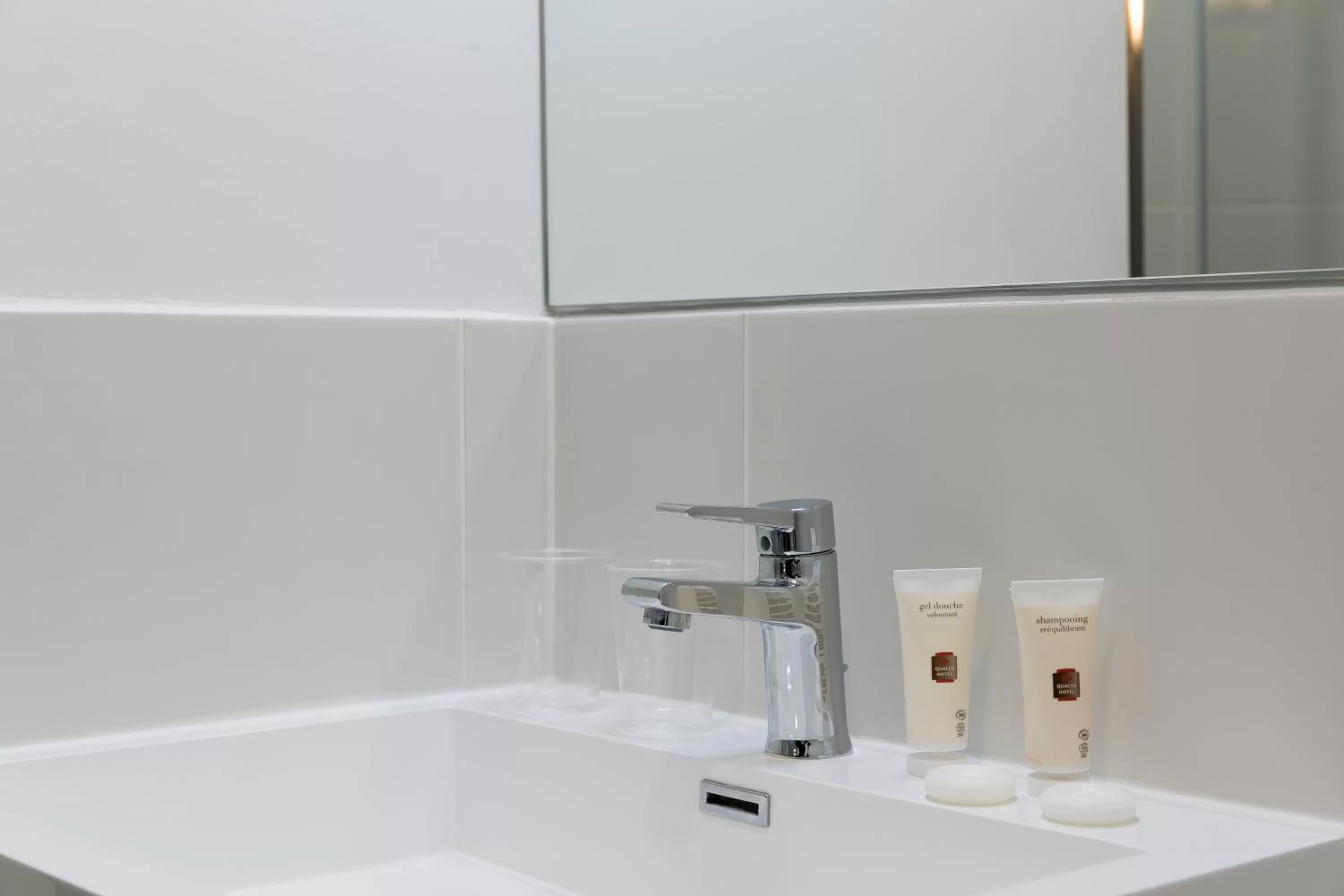 Bathroom in Hotel Foch Nancy Gare