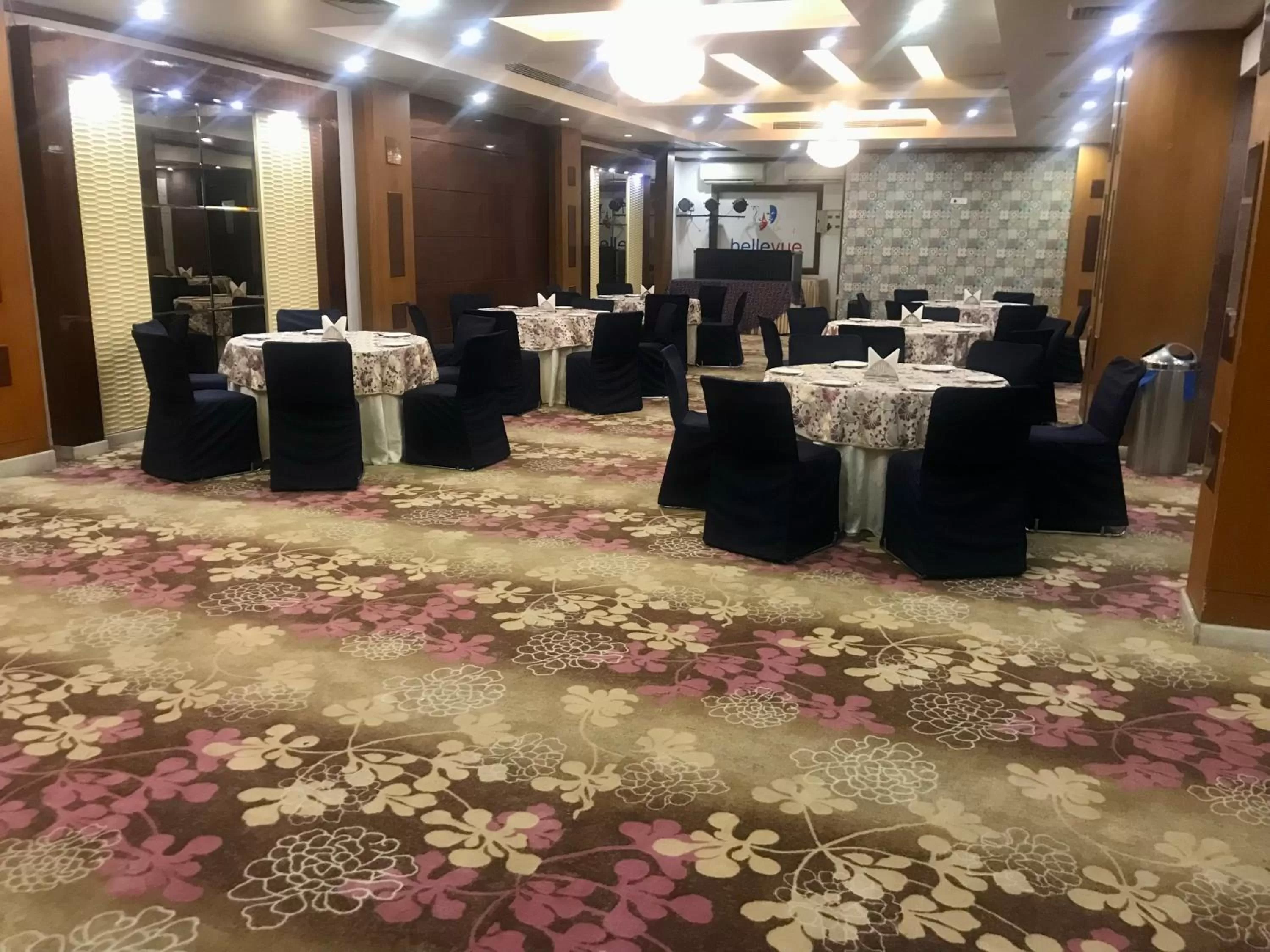 Restaurant/places to eat in Hotel Leela Grande