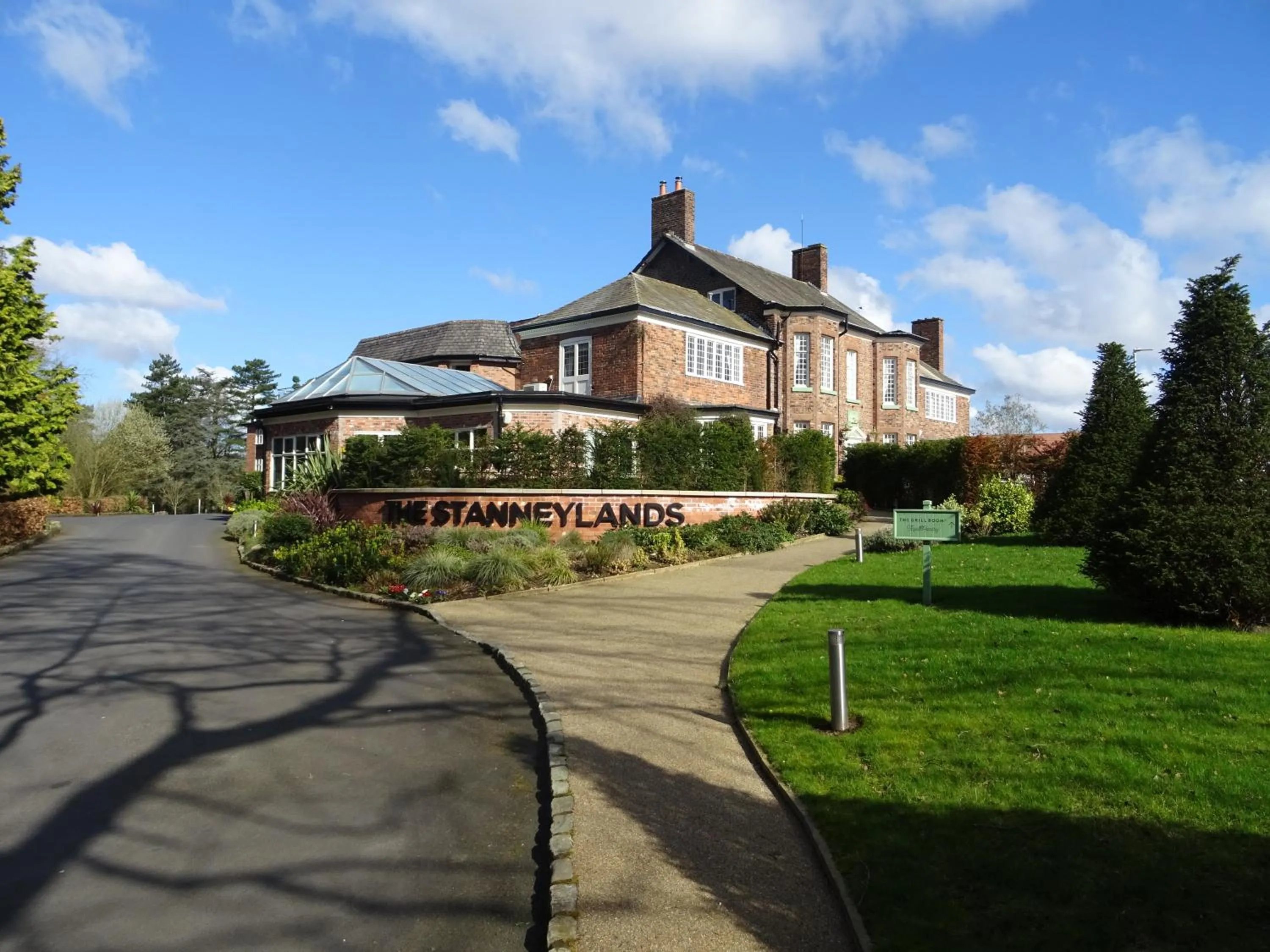 Facade/entrance in The Stanneylands