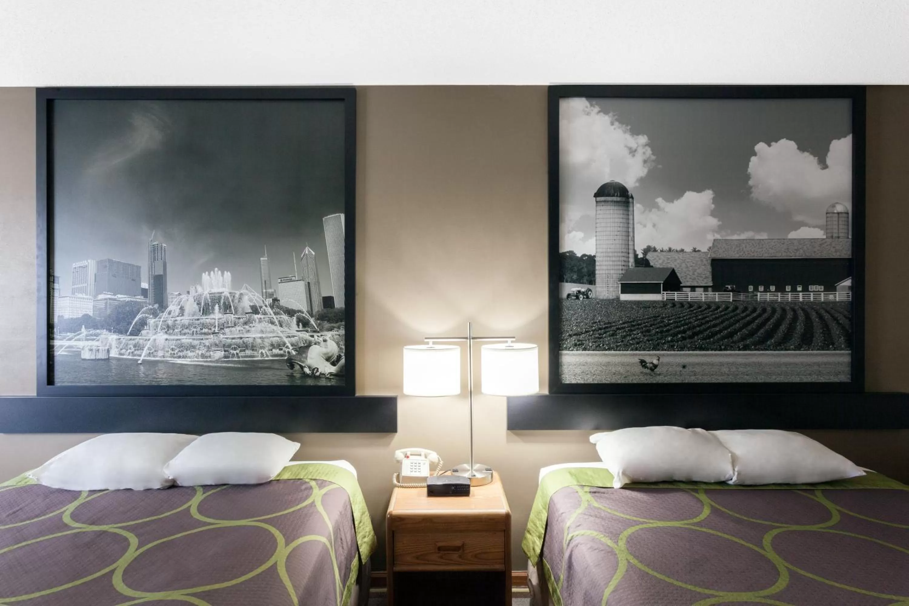 Bedroom, Bed in Super 8 by Wyndham Gilman