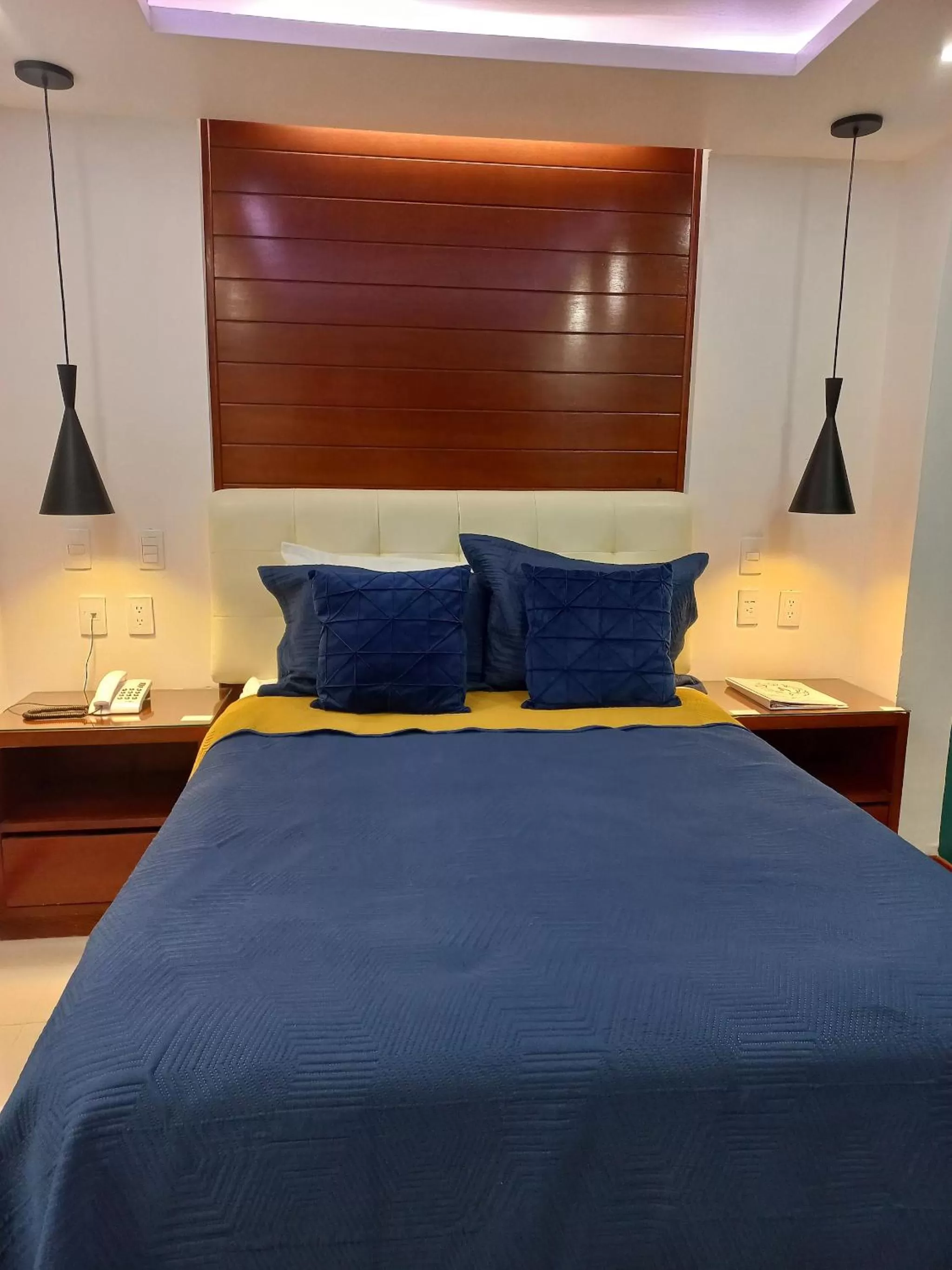 Photo of the whole room, Bed in La Aurora Hotel Like Home