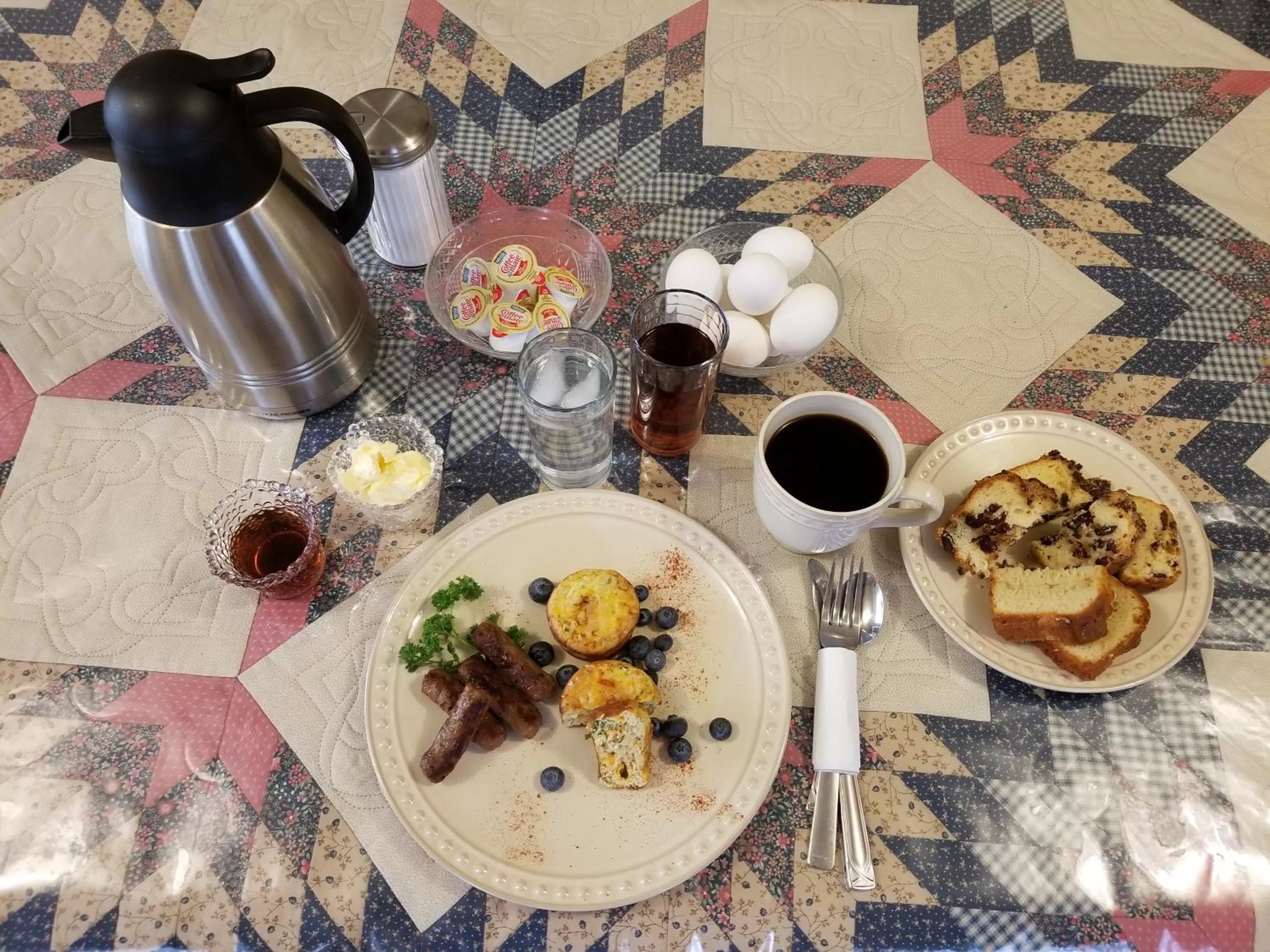 American breakfast in Alaska's Lake Lucille Bed & Breakfast