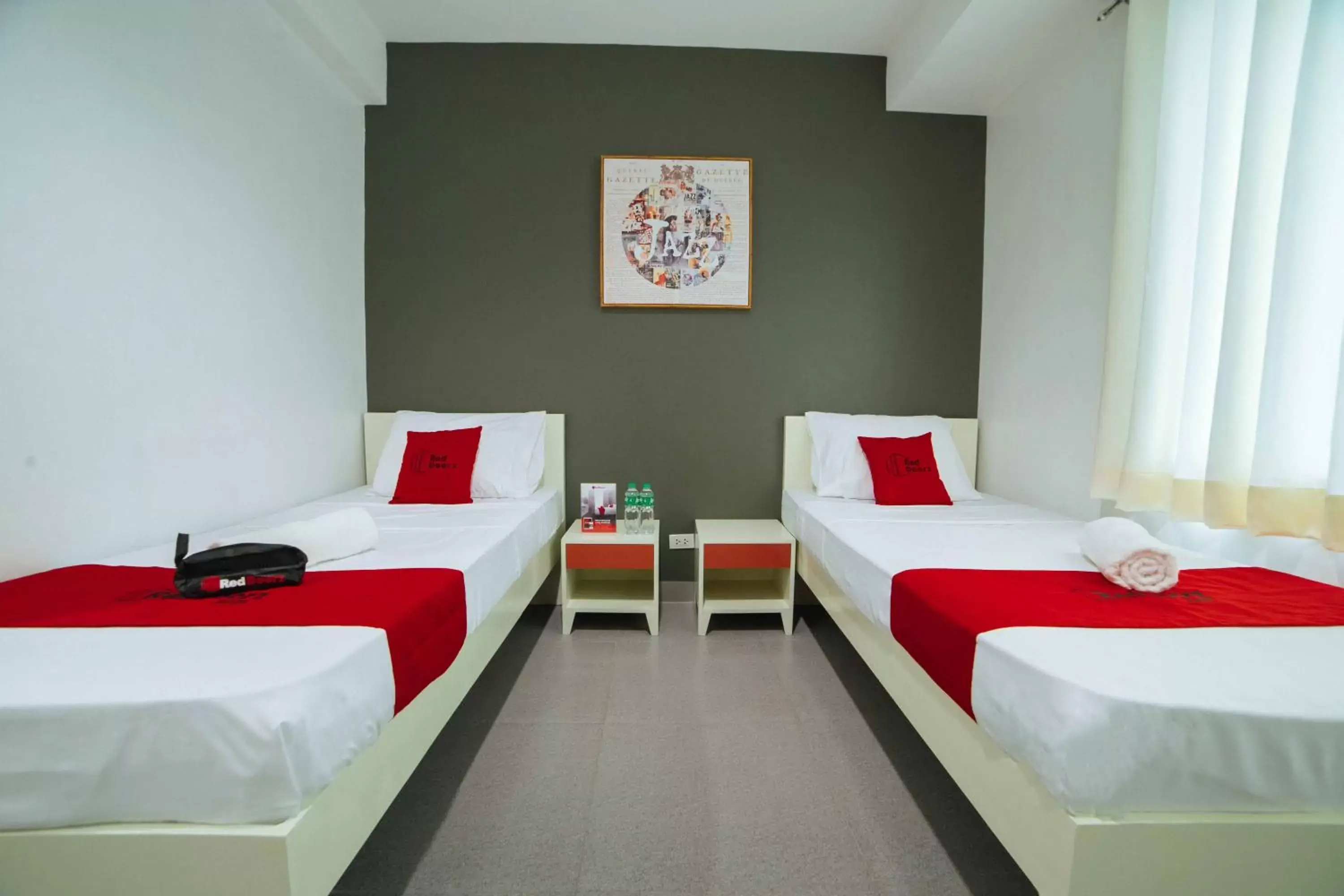 Twin Room in RedDoorz Plus @ Roxas Street Davao Twin Room in RedDoorz Plus @ Roxas Street Davao