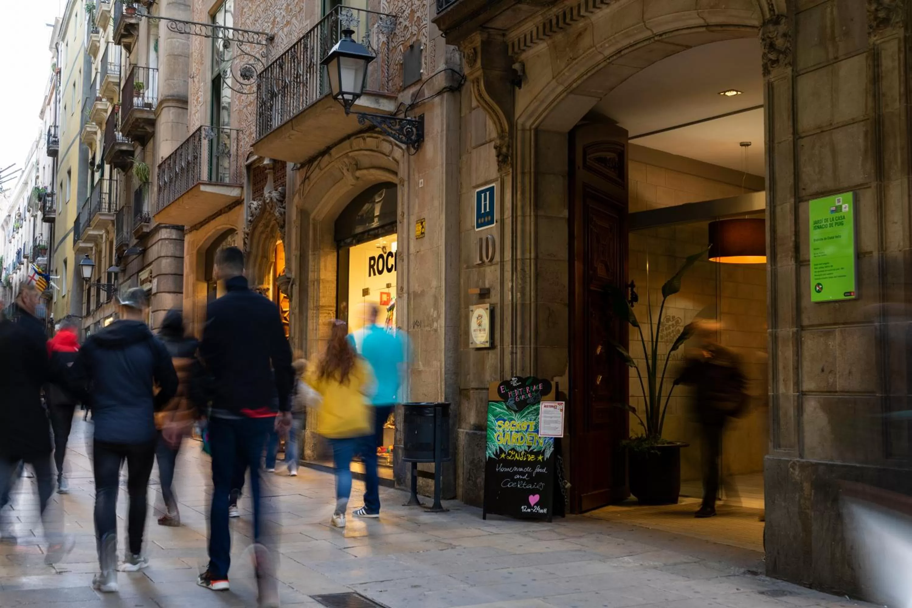 Facade/entrance in Petit Palace Boqueria Garden