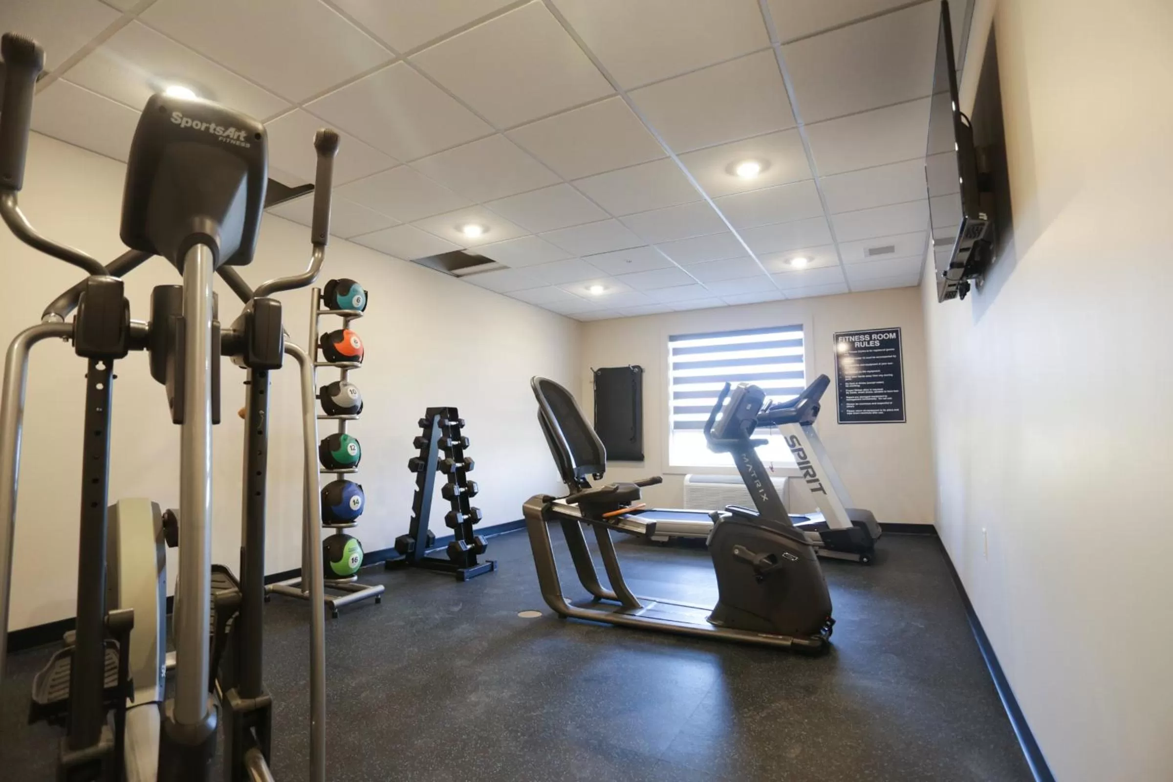 Fitness centre/facilities in Days Inn by Wyndham Calgary North Balzac