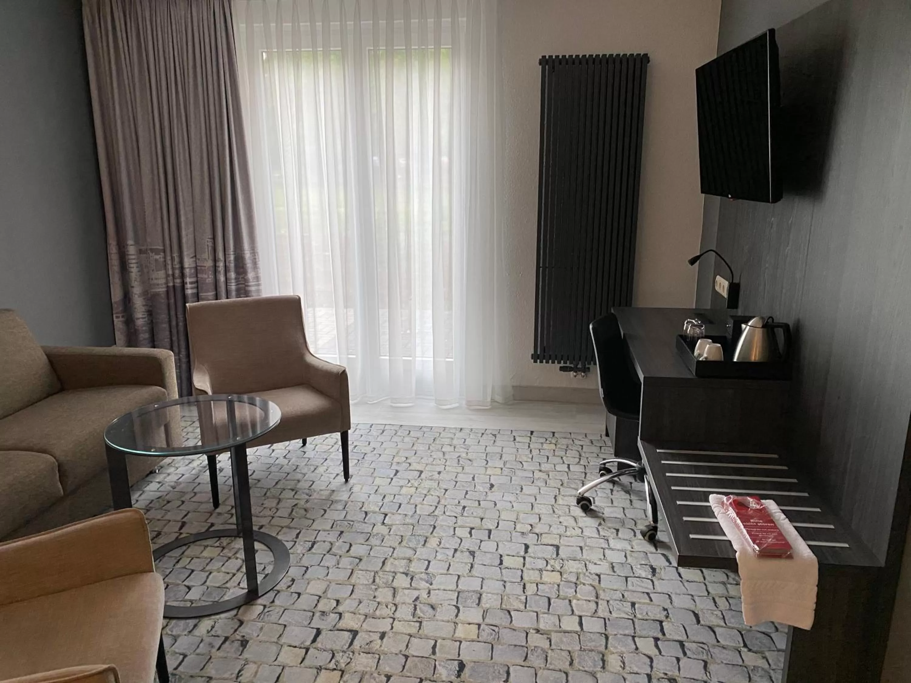 TV and multimedia in SL'otel im Parforcehaus