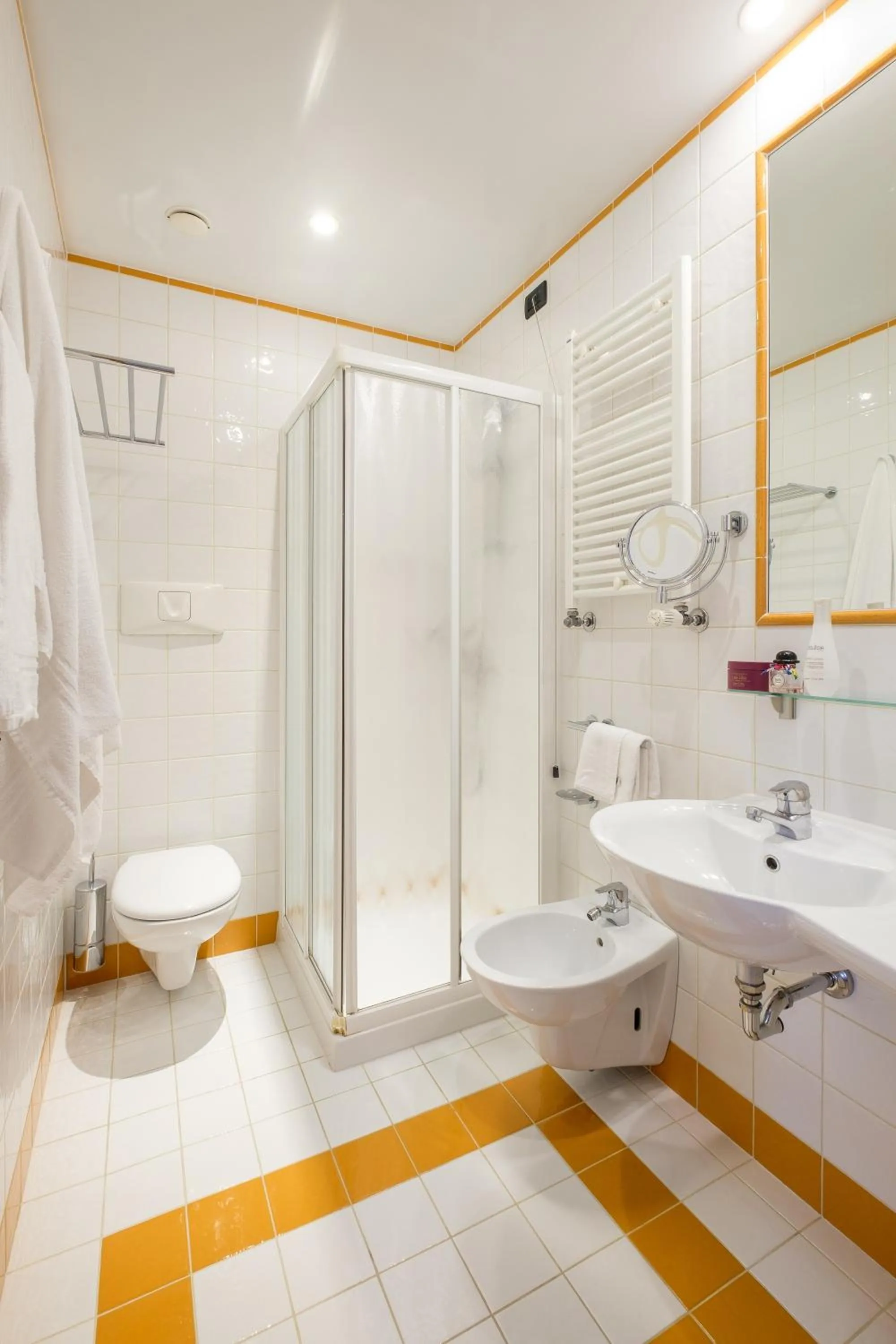 Toilet in Wine Hotel San Giacomo Activity & Wellness