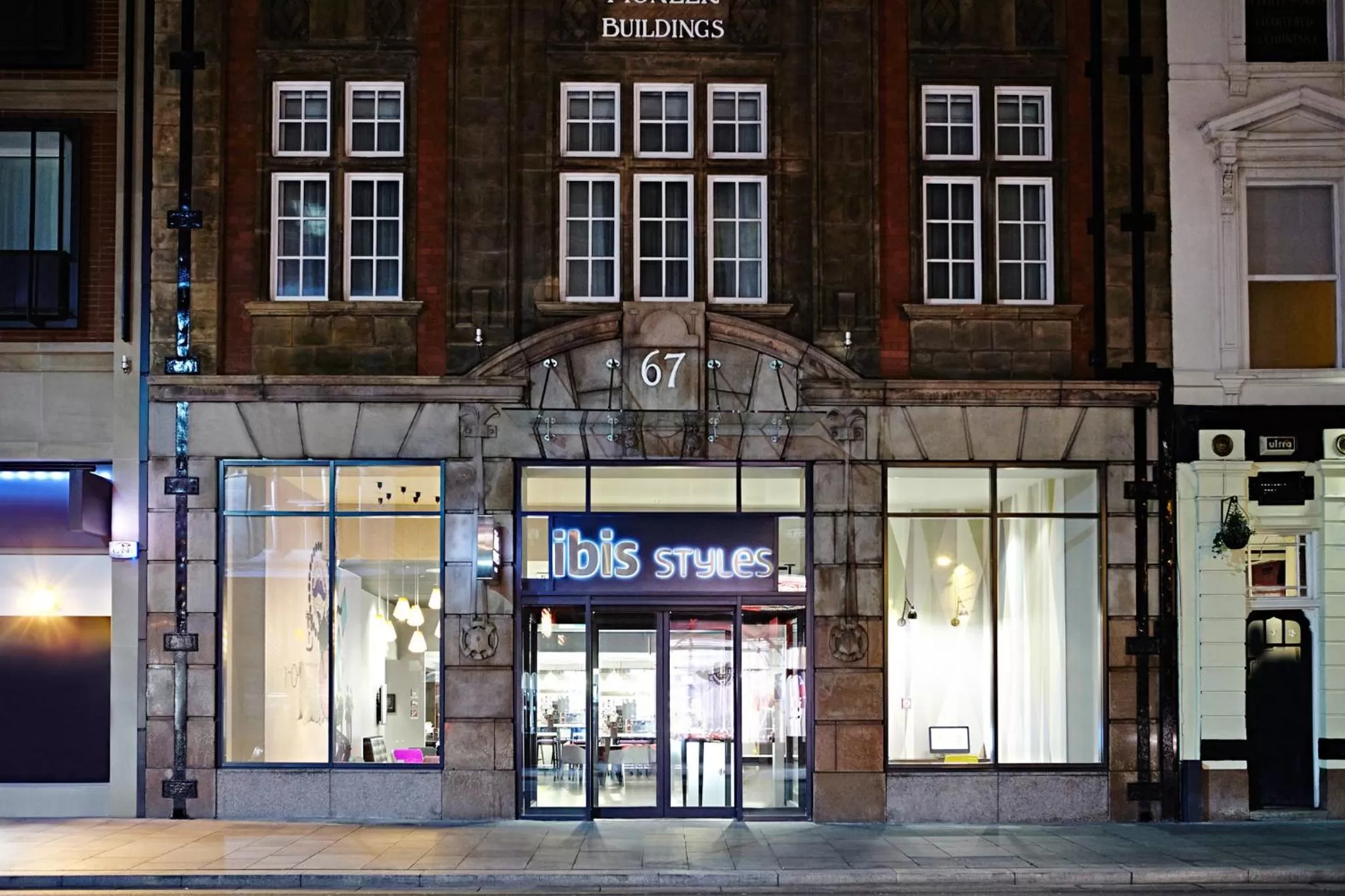 Facade/entrance in Ibis Styles Liverpool Centre Dale Street - Cavern Quarter