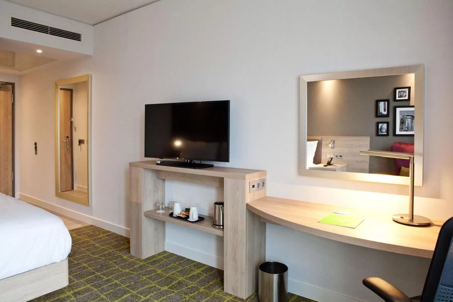 TV and multimedia, Bed in Hampton By Hilton Dortmund Phoenix See