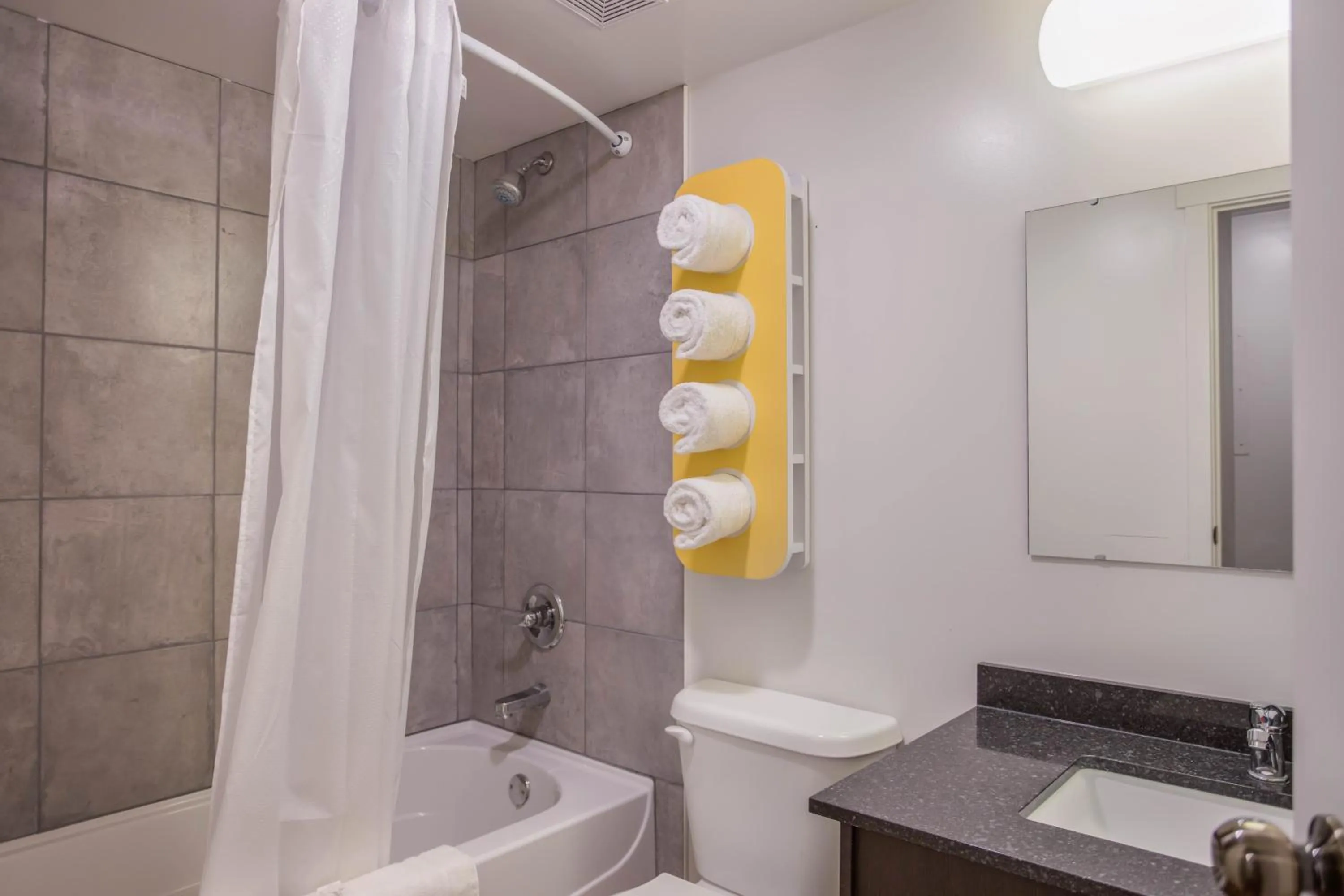 Bathroom in Motel Bo-Camrose, AB