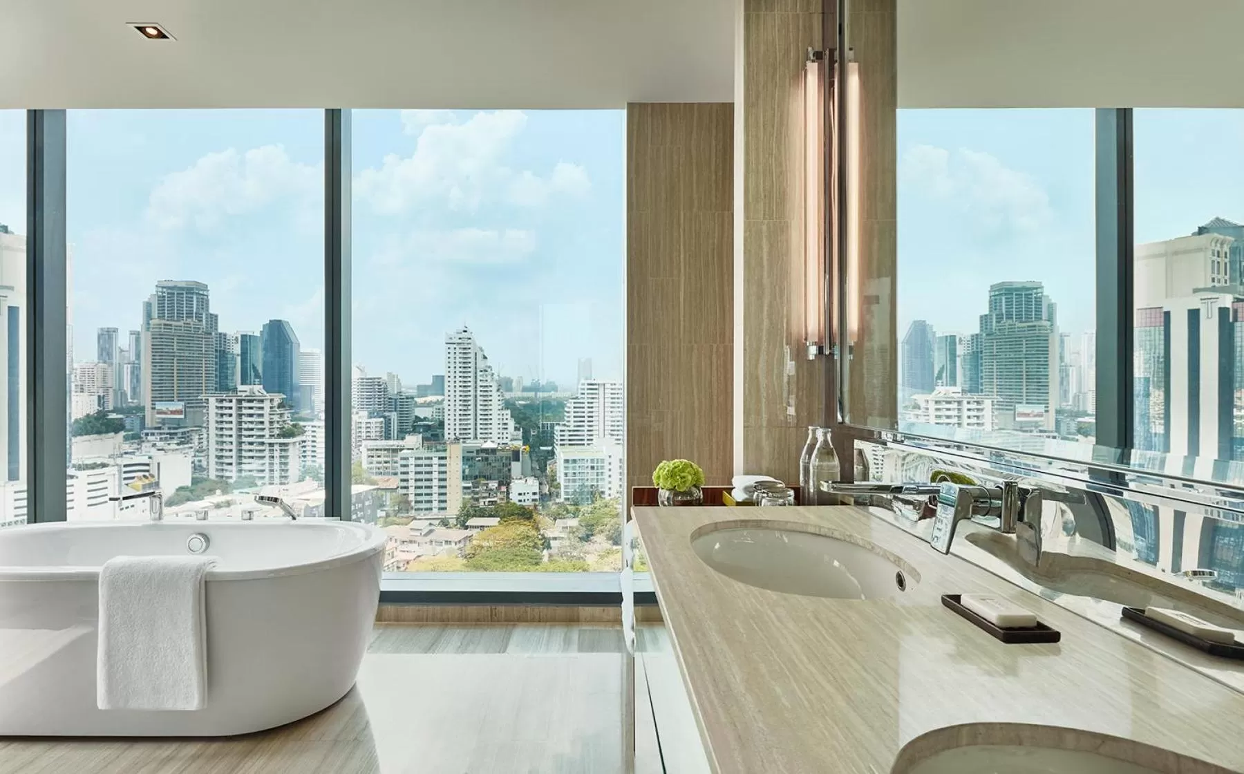 Bathroom in Hyatt Regency Bangkok Sukhumvit