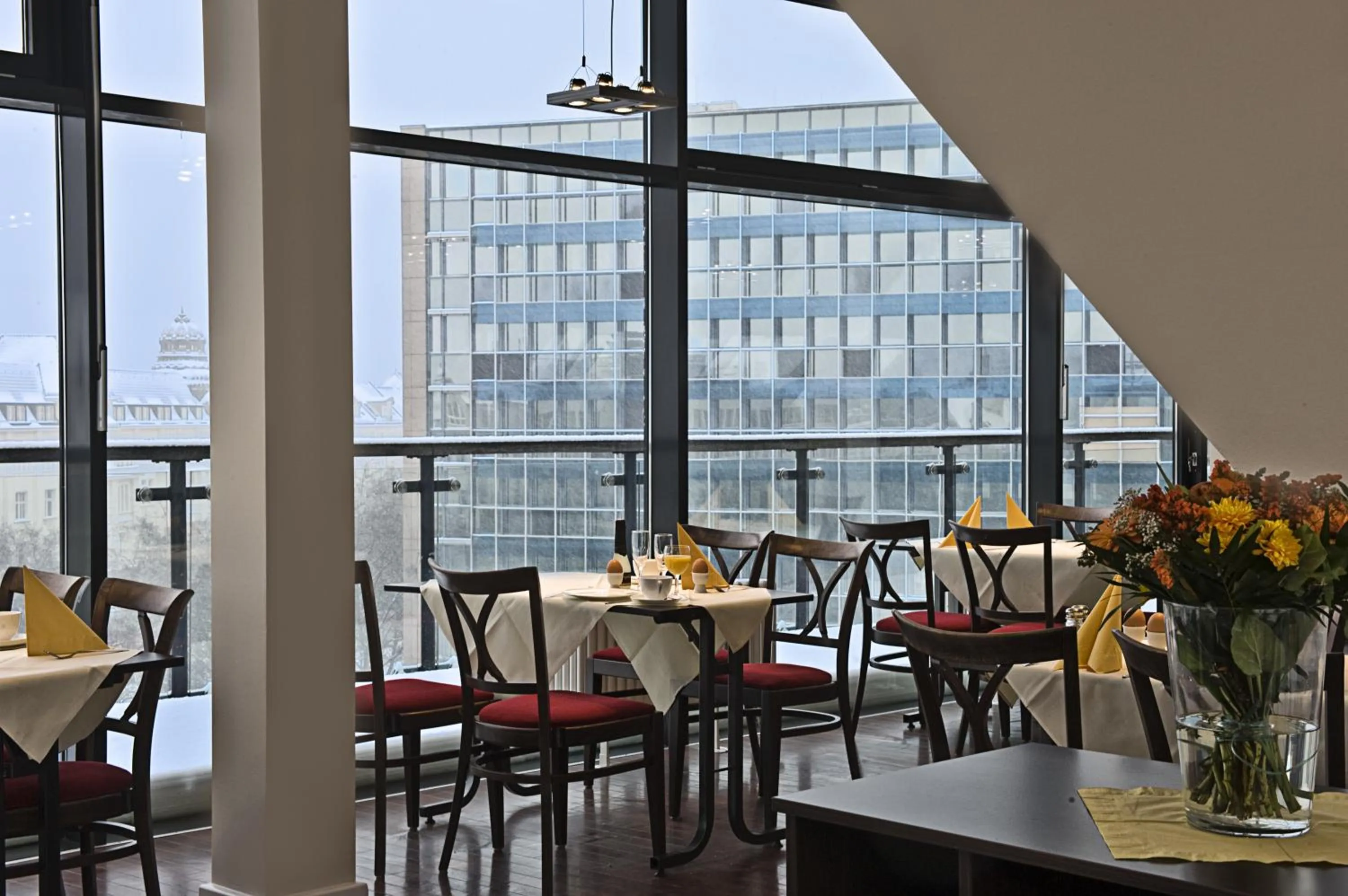 Restaurant/places to eat in Come Inn Berlin Kurfürstendamm