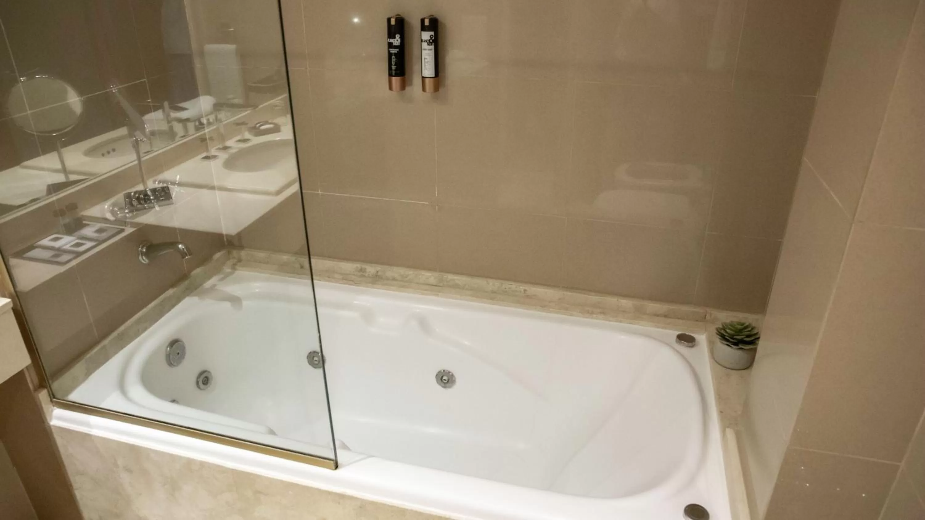 Bathroom in Carsson Hotel Downtown Buenos Aires