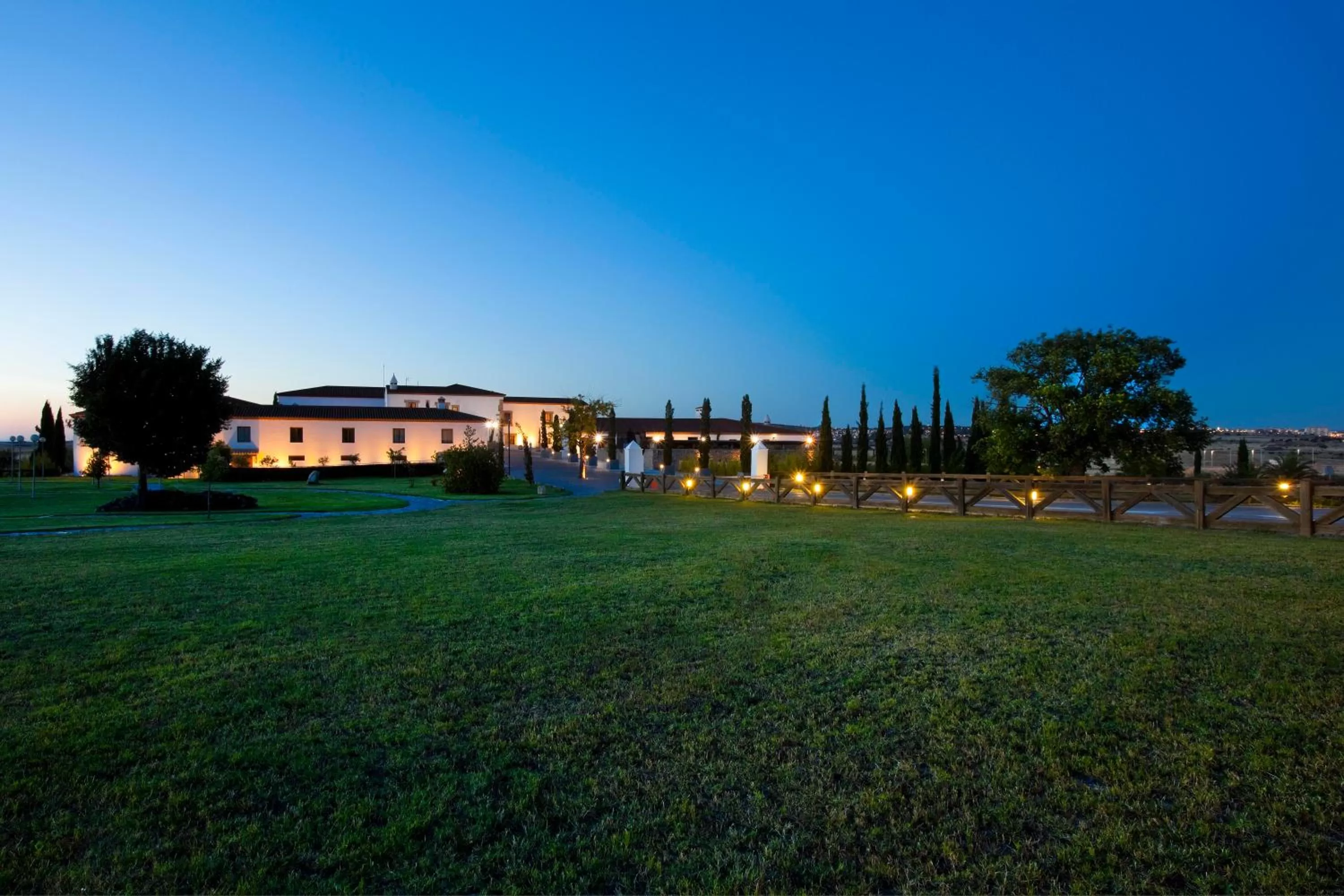 Garden in Hospes Palacio de Arenales & Spa