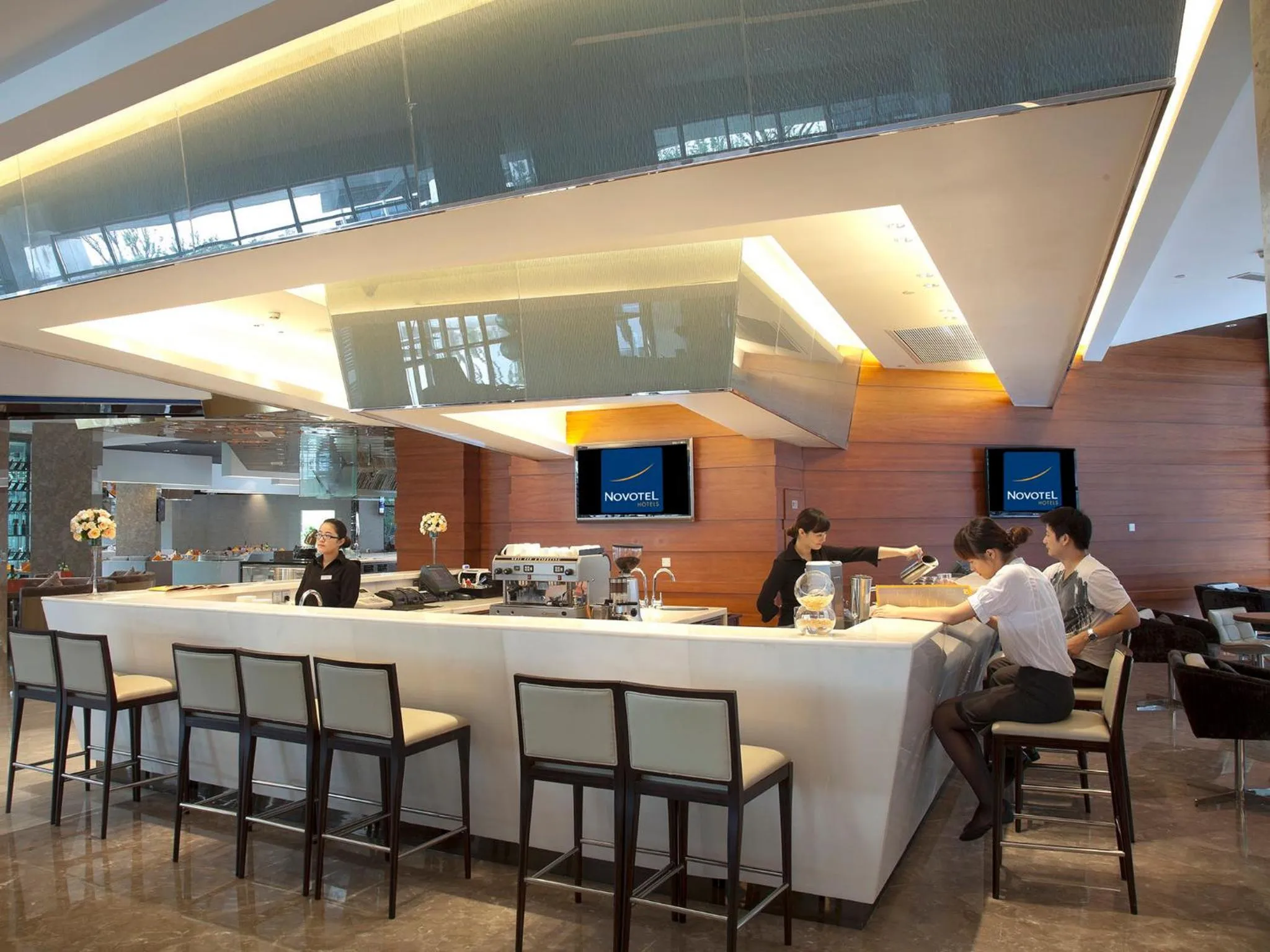 Restaurant/places to eat in Novotel Nanjing East Suning