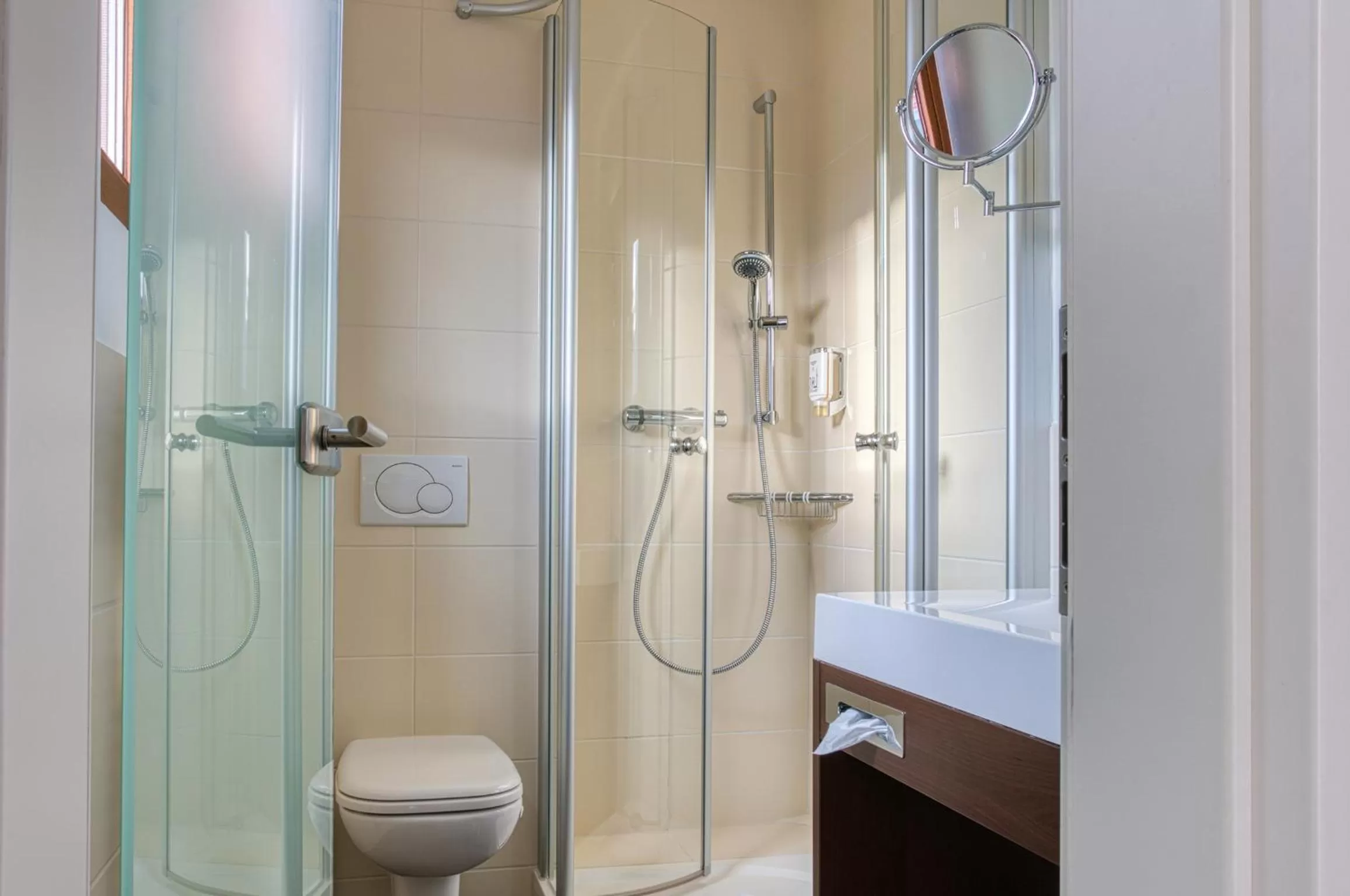 Shower in Sautter Hotel Stuttgart City