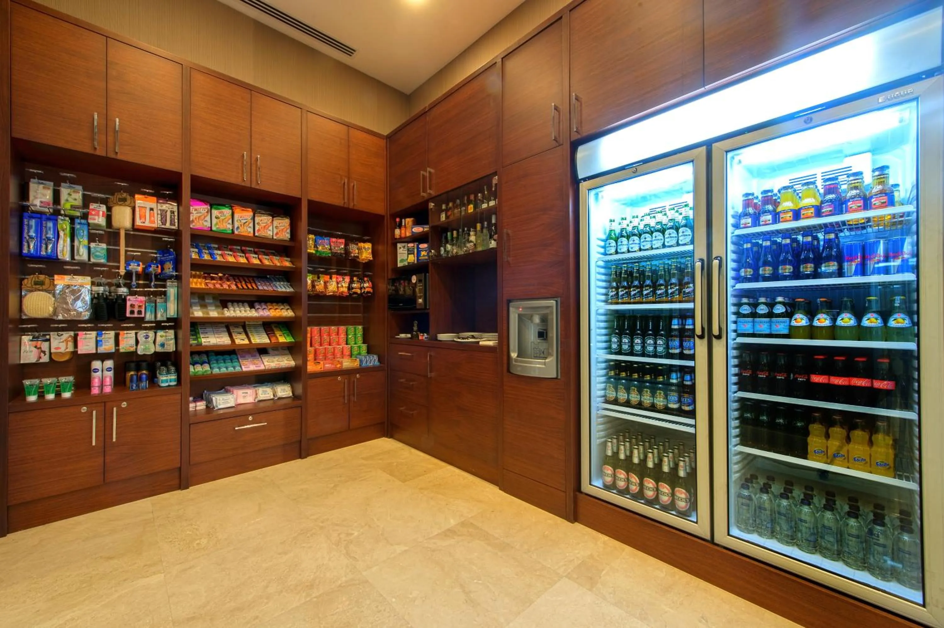On-site shops in Park Dedeman Bostanci Hotel