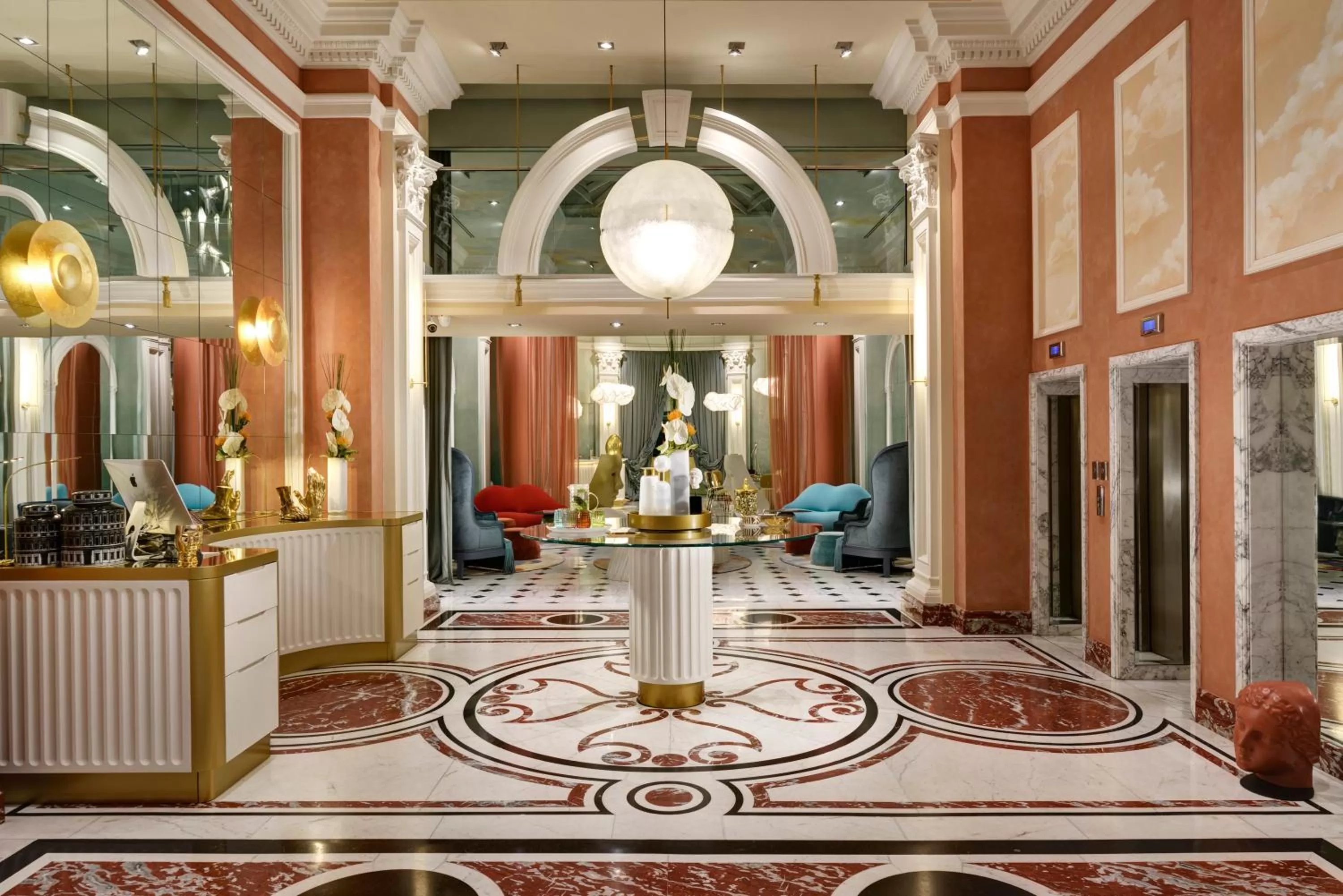 Lobby or reception in Leon's Place Hotel In Rome