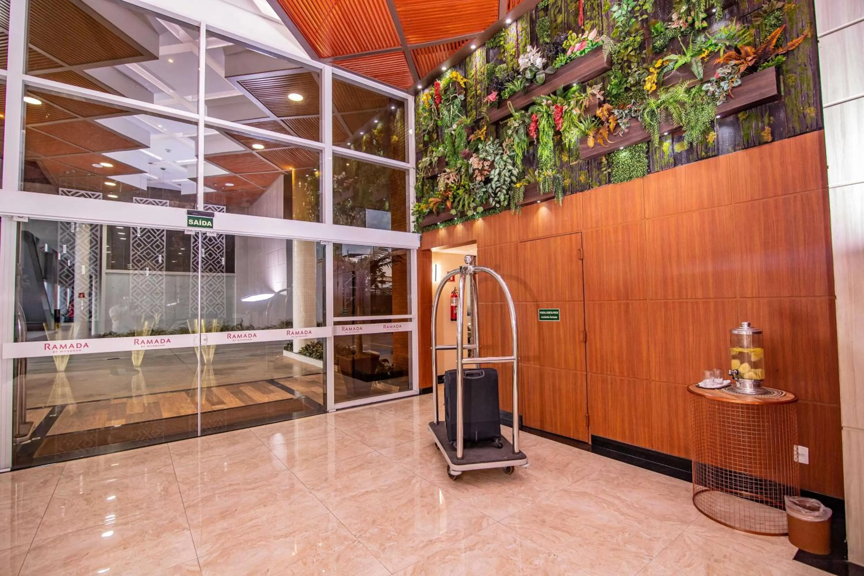 Lobby or reception in Ramada by Wyndham Manaus Torres Center