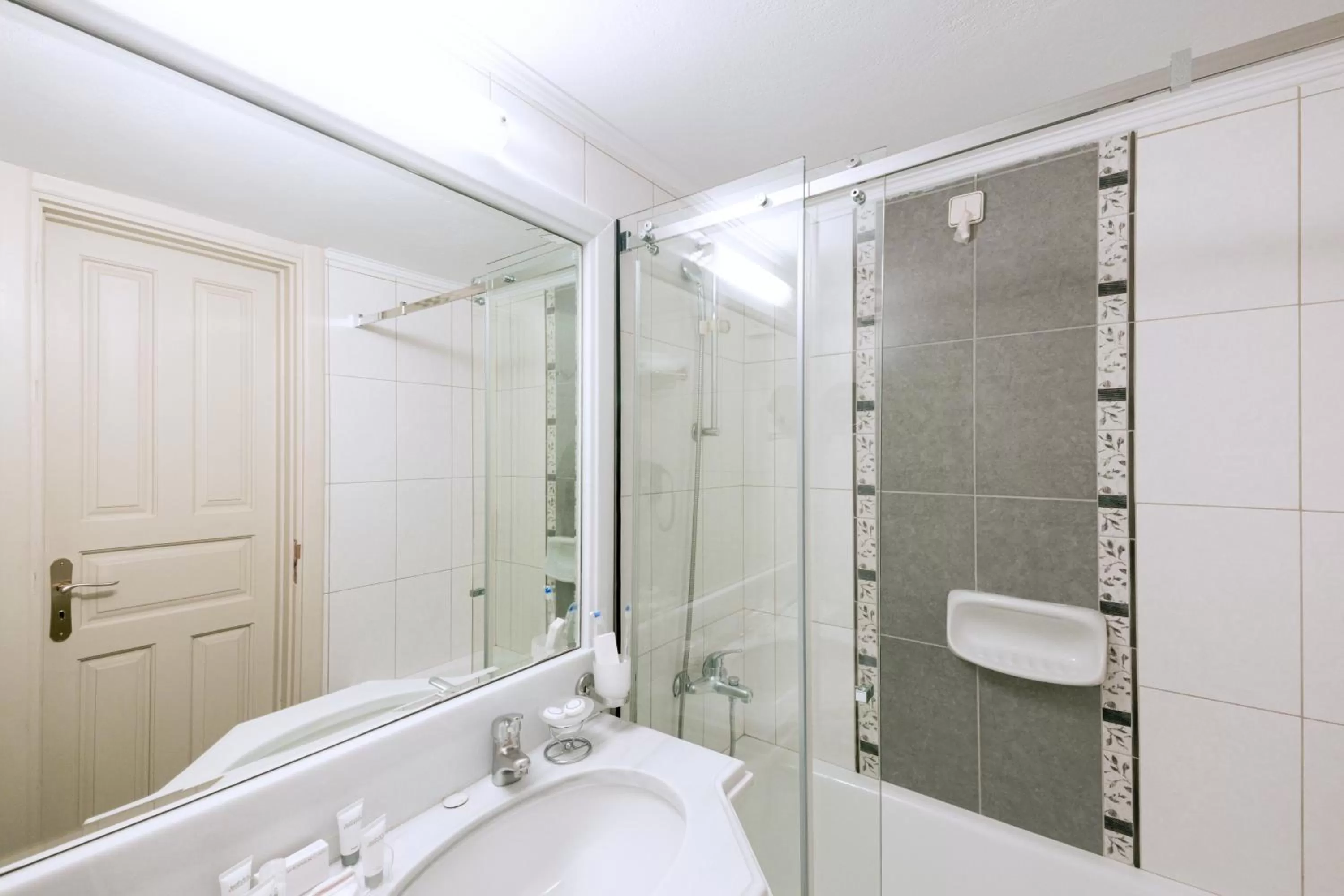 Bathroom in Kastello Hotel