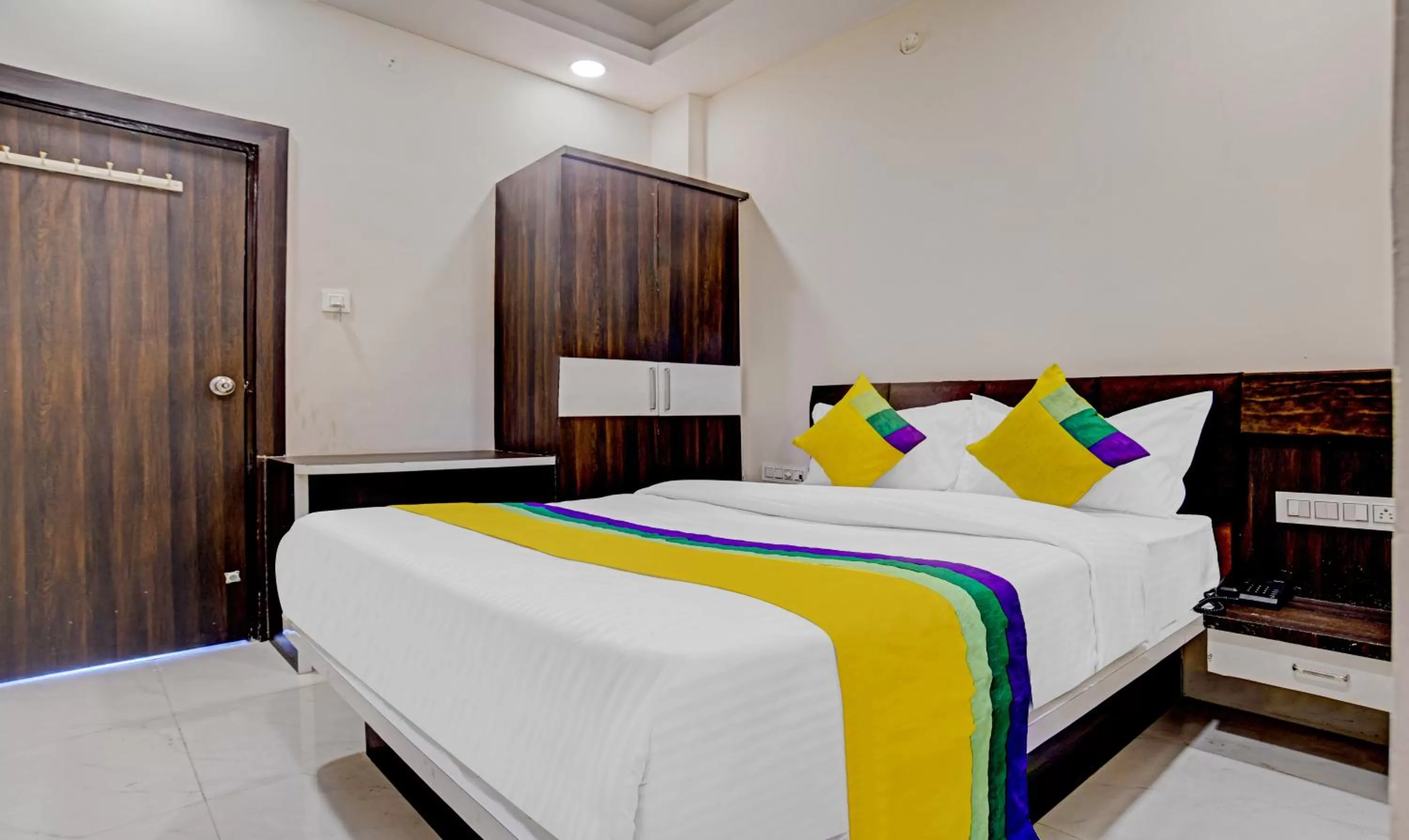 Bed in Hotel Anand Shree Near Airport,Indore