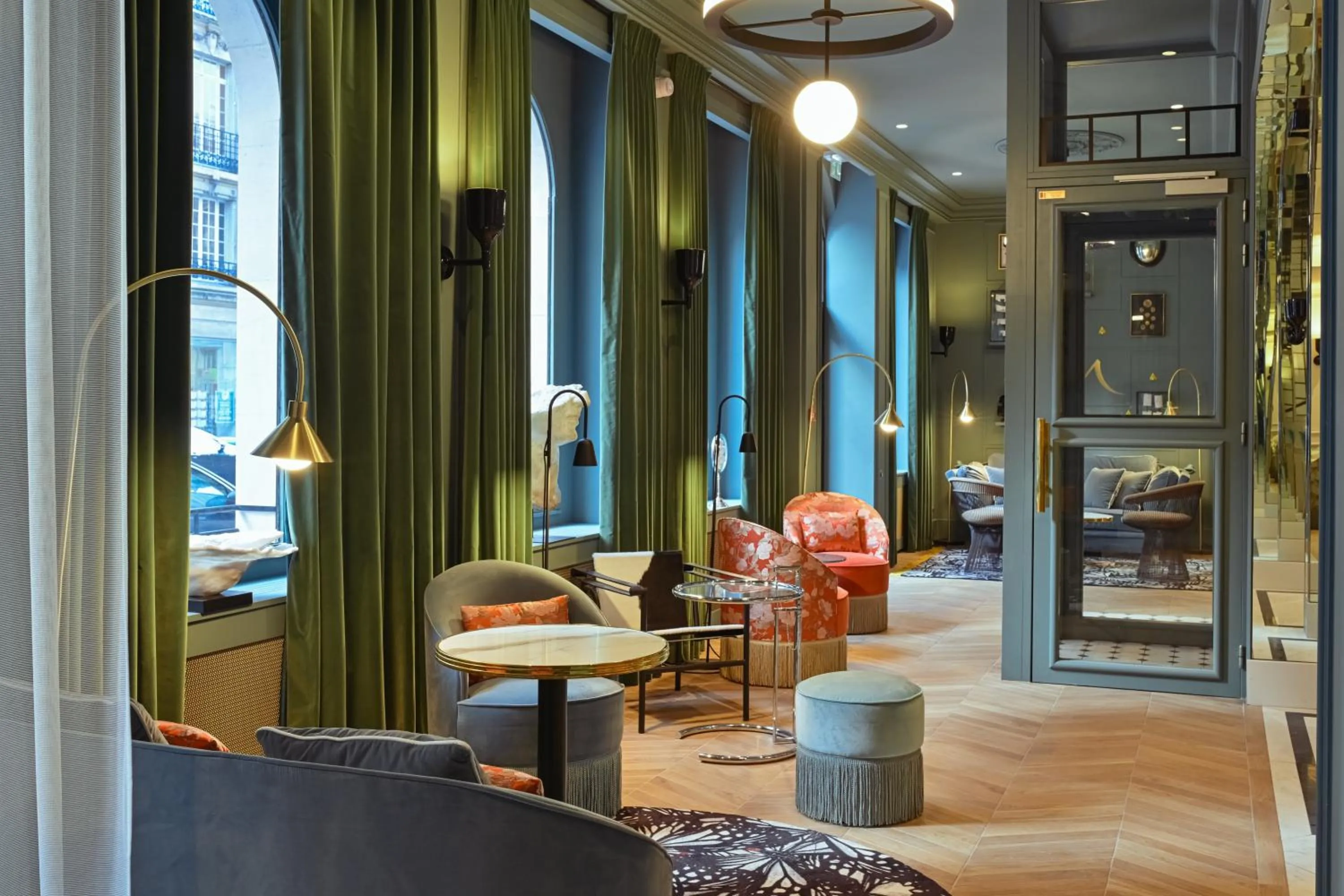 Lobby or reception in Mercure Paris Gare De Lyon Opera Bastille