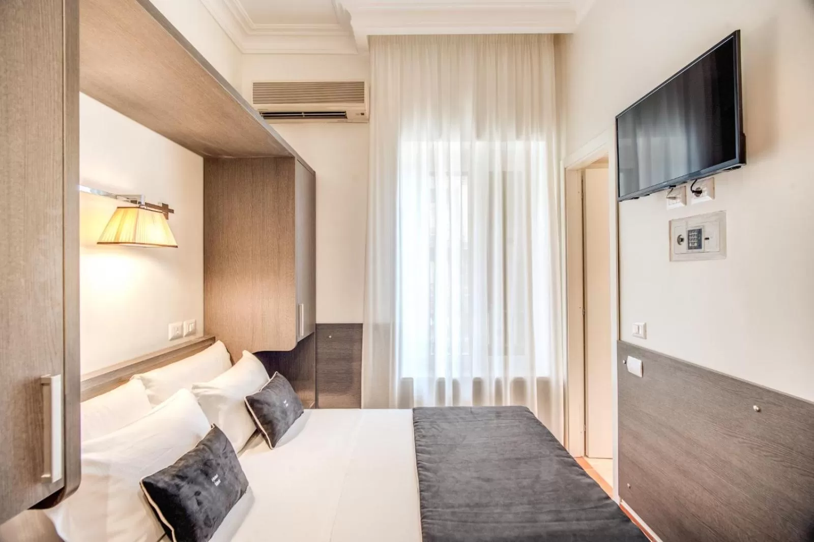 Bedroom, Bed in Hotel Mirti