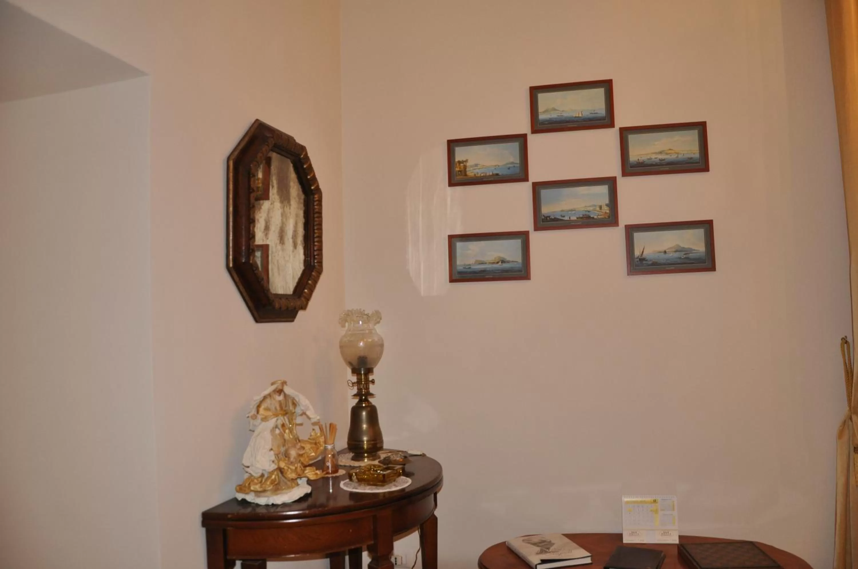 Decorative detail in Domus Borbonica