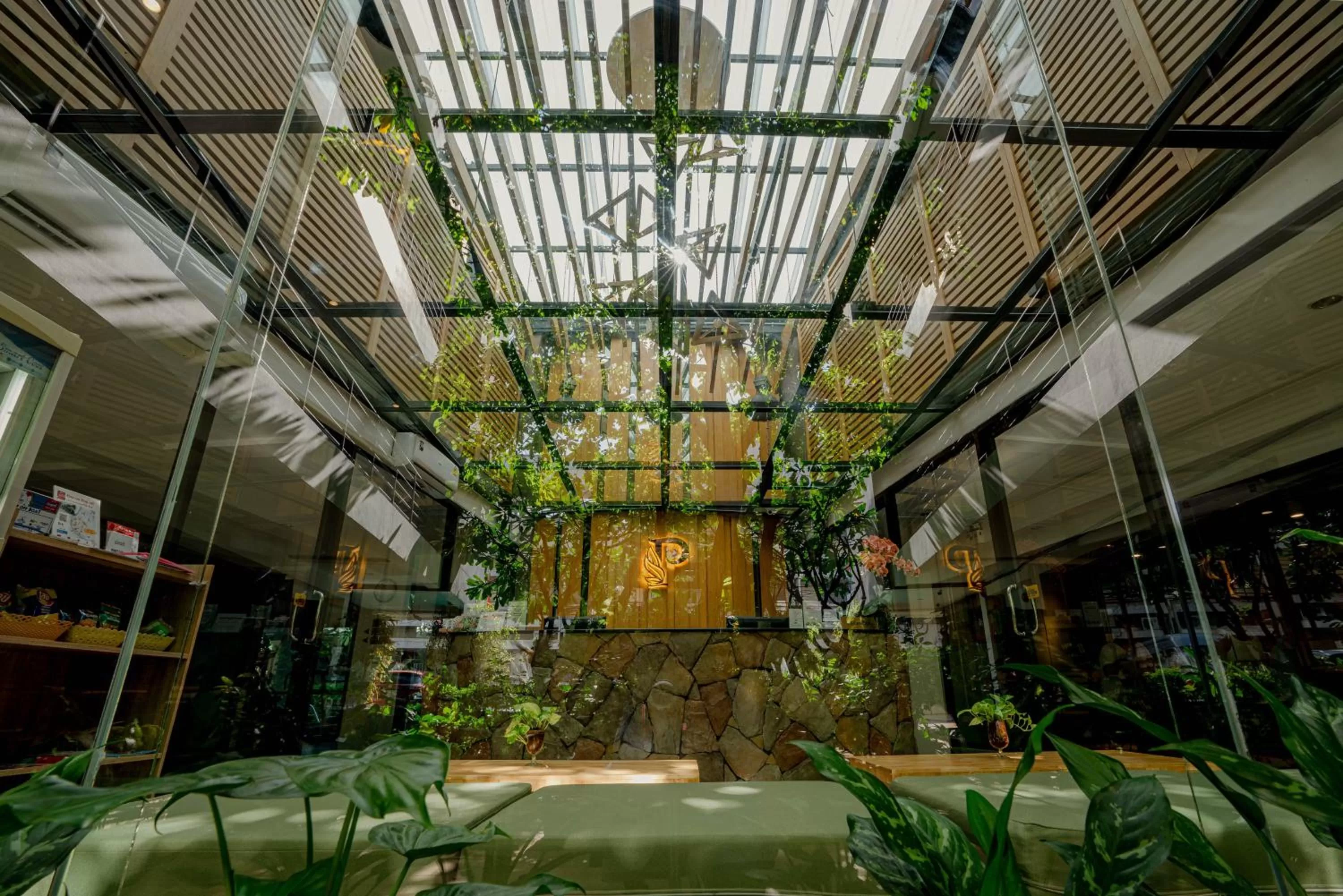 Facade/entrance in Peace Land Khaosan