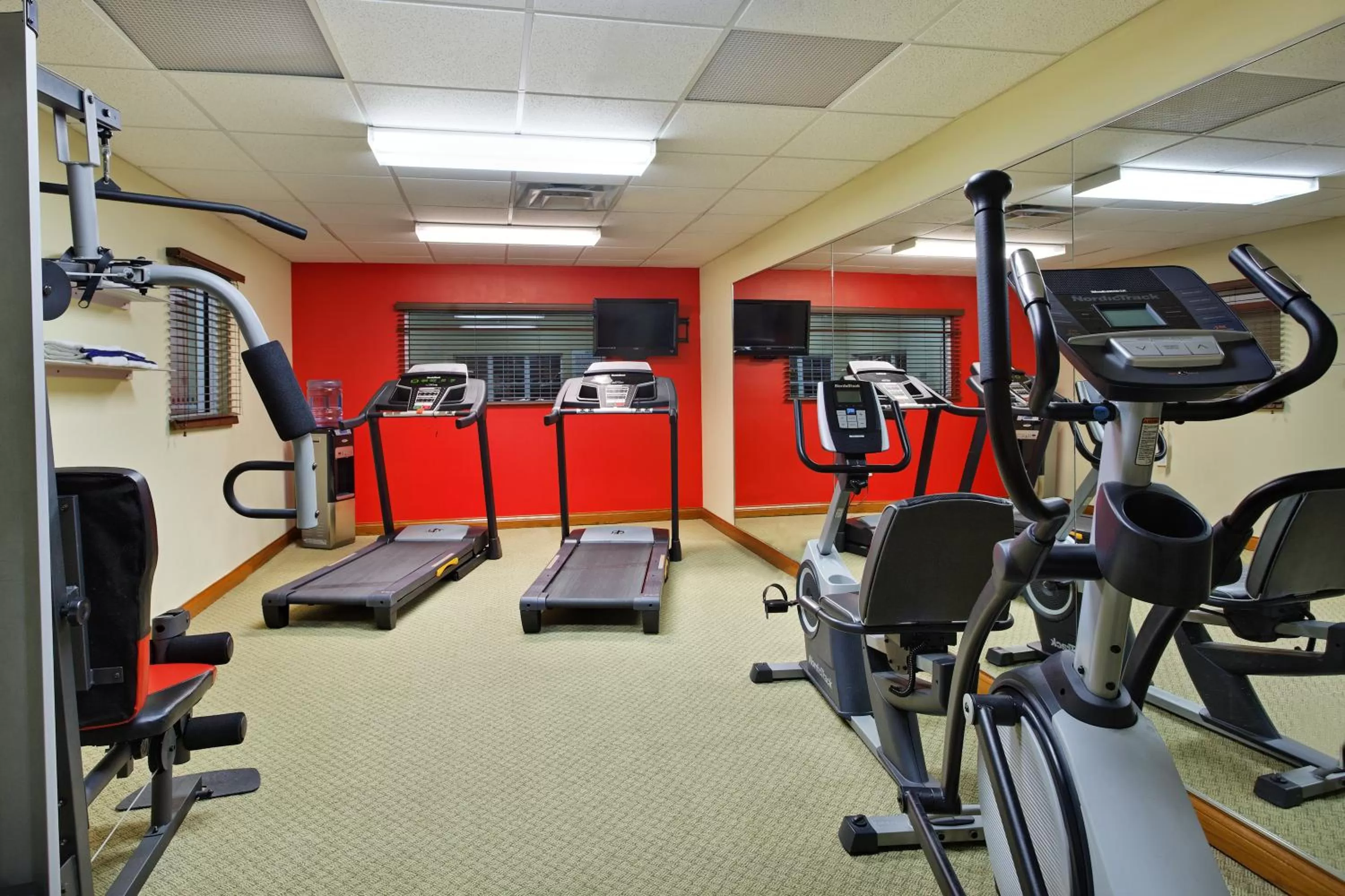 Fitness centre/facilities in Country Inn & Suites by Radisson, Louisville South, KY