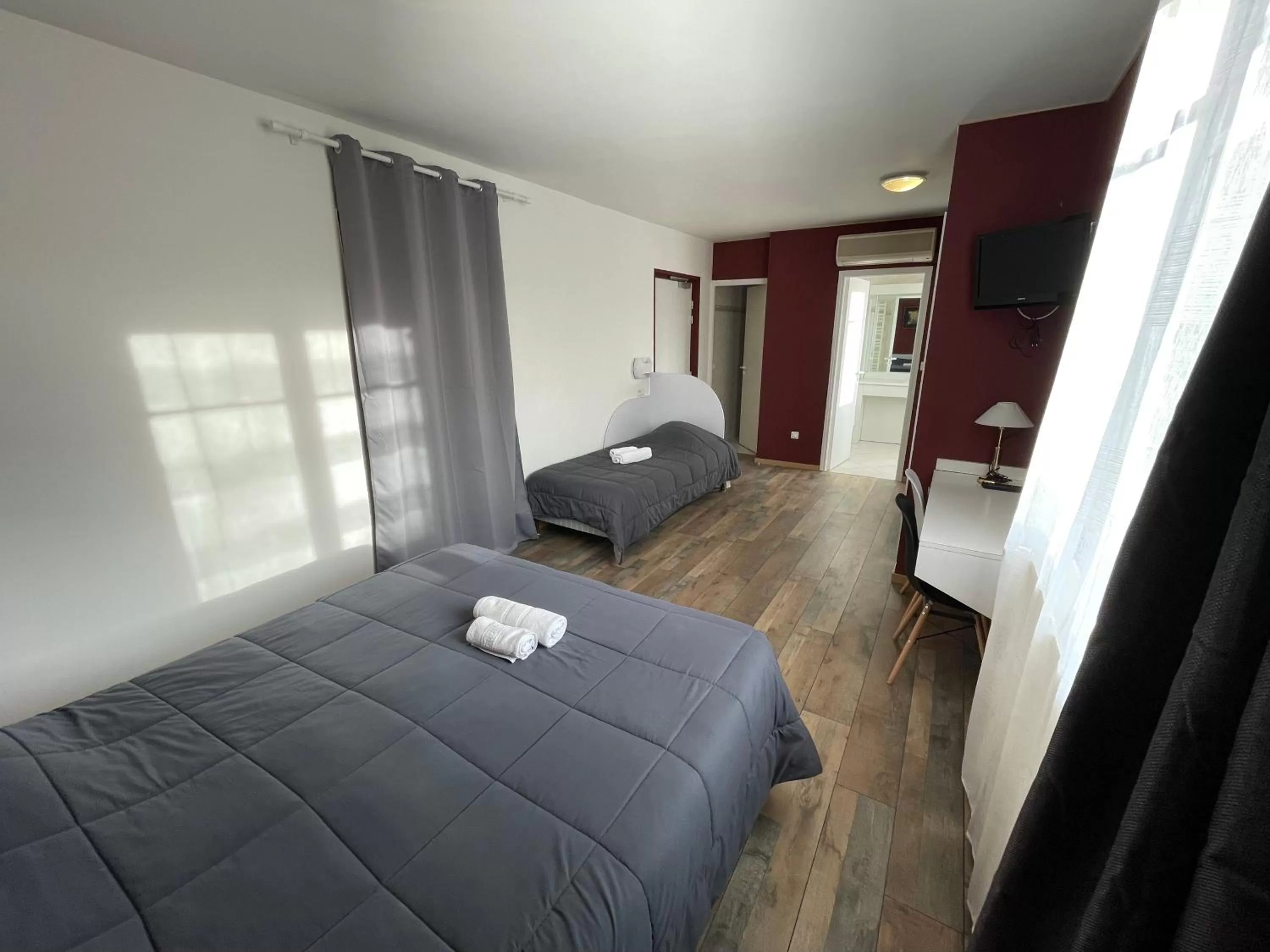 Photo of the whole room, Bed in Hotel Les Chênes