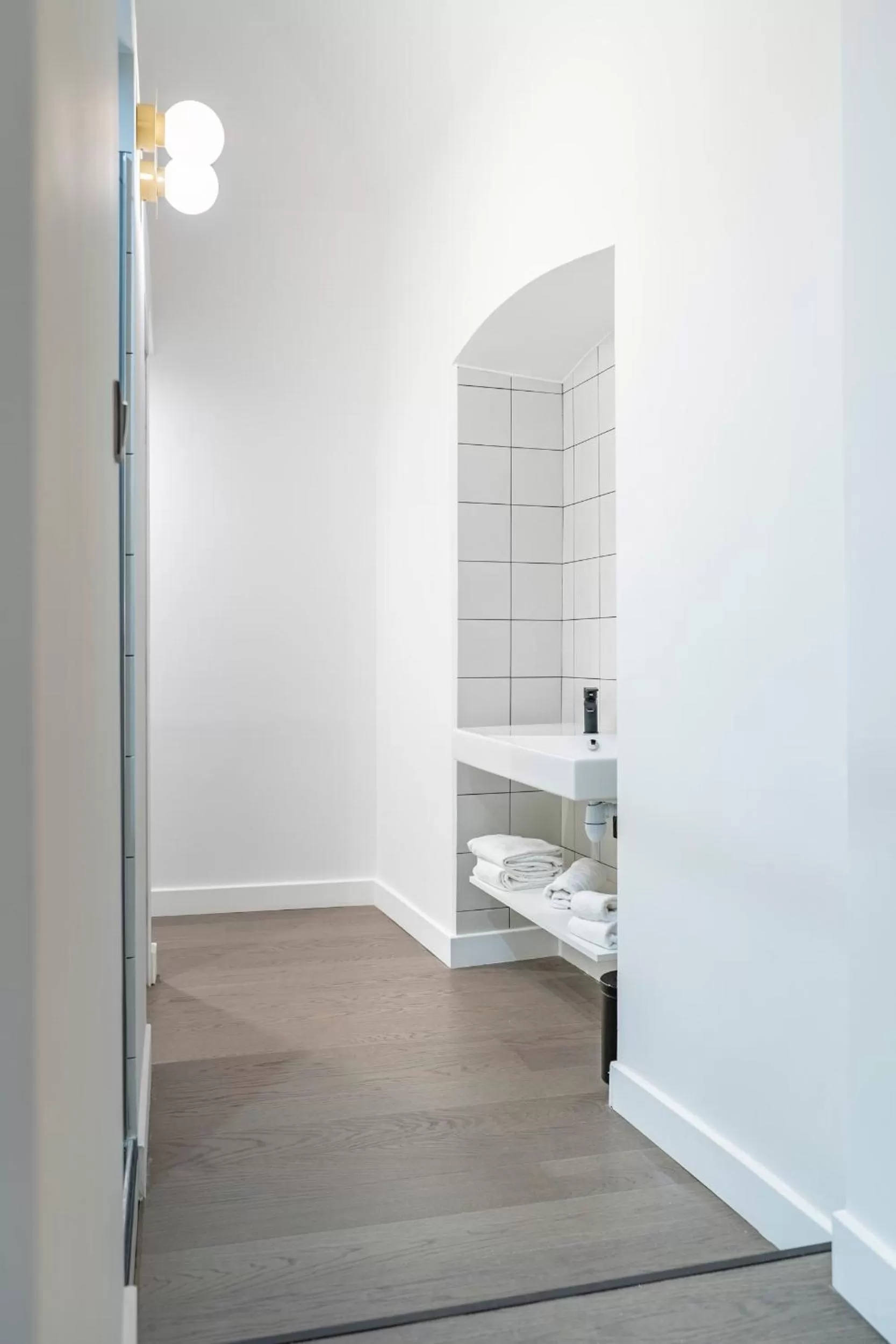 Bathroom, Bed in Monsieur Miot Concept Hotel - Bastia centre